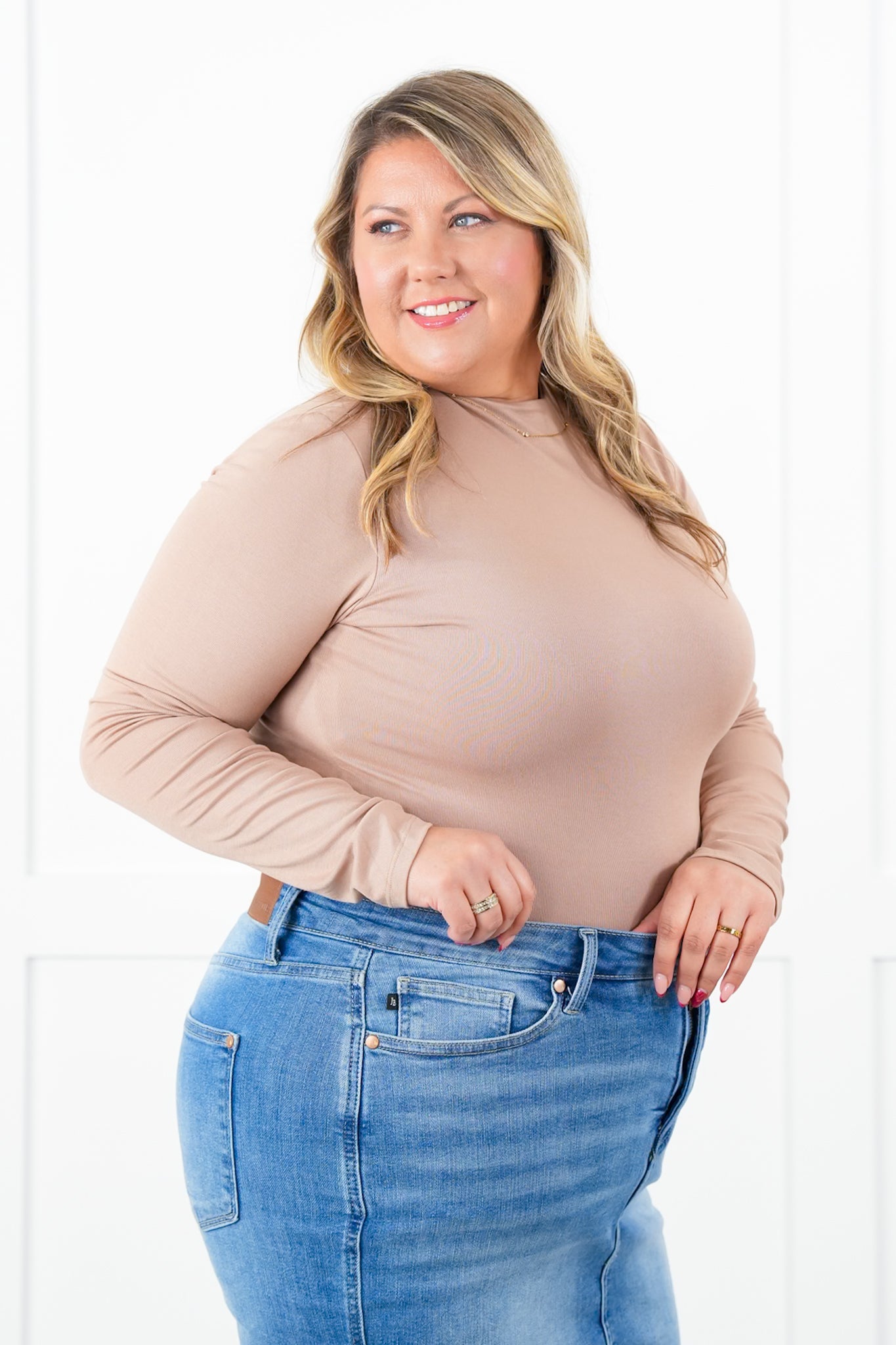 Plus/Reg Solid Knit Long Sleeve Round Neck Top