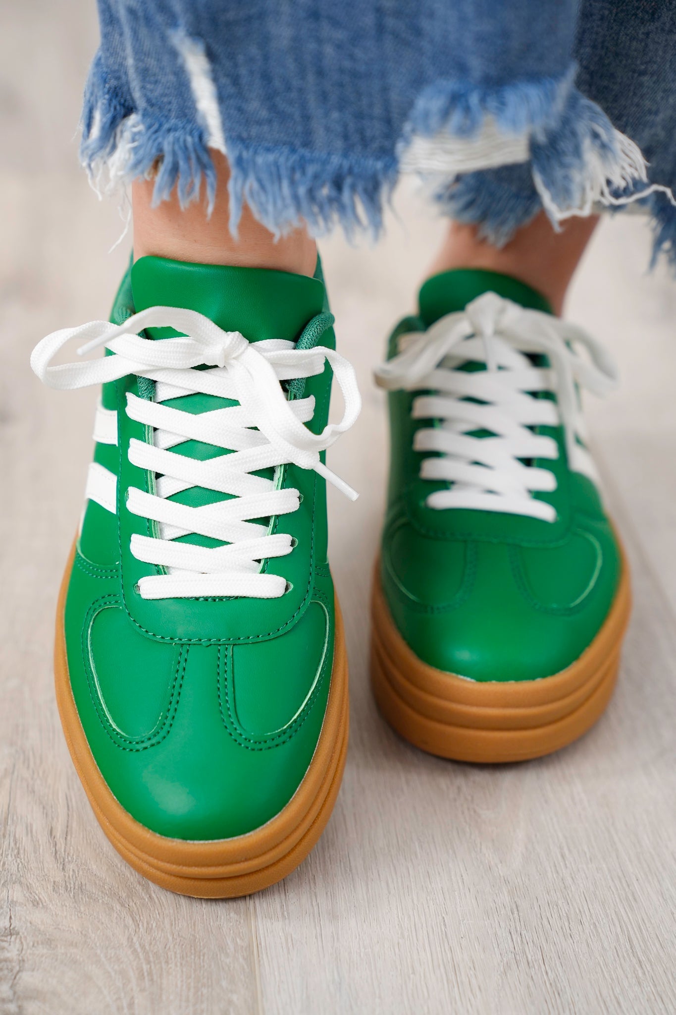 Double Stripe Platform Lace Up Sneaker