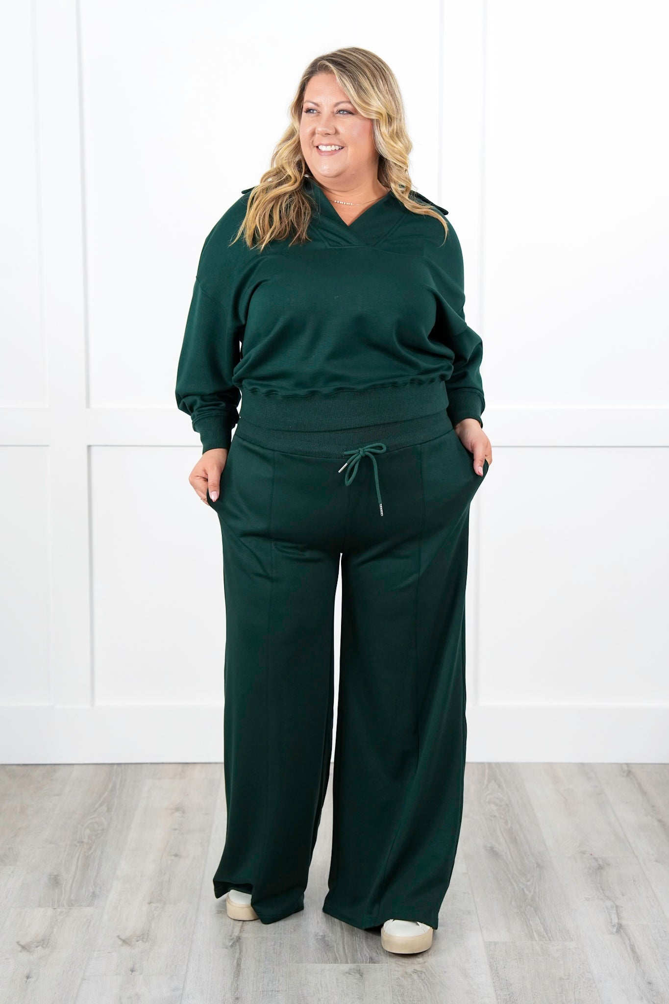 Plus/Reg Solid Soft Knit Elastic Waist Relaxed Pants with Side Pockets