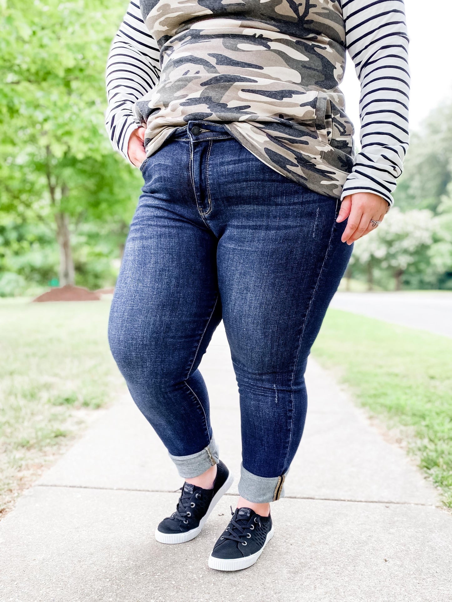 BEST SELLER!! Judy Blue Dark Tapered Slim Fit Jeans 2.0 NON-DISTRESSED