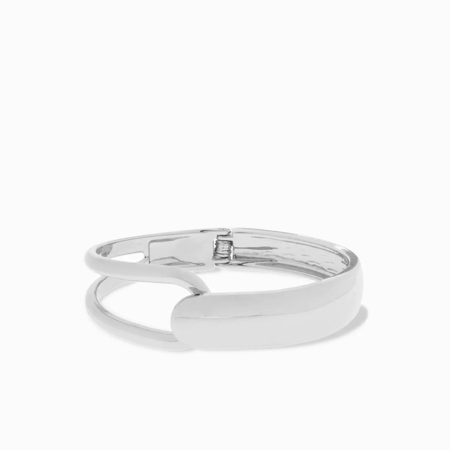 Marlyn Schiff Overlap Hinge Bangle