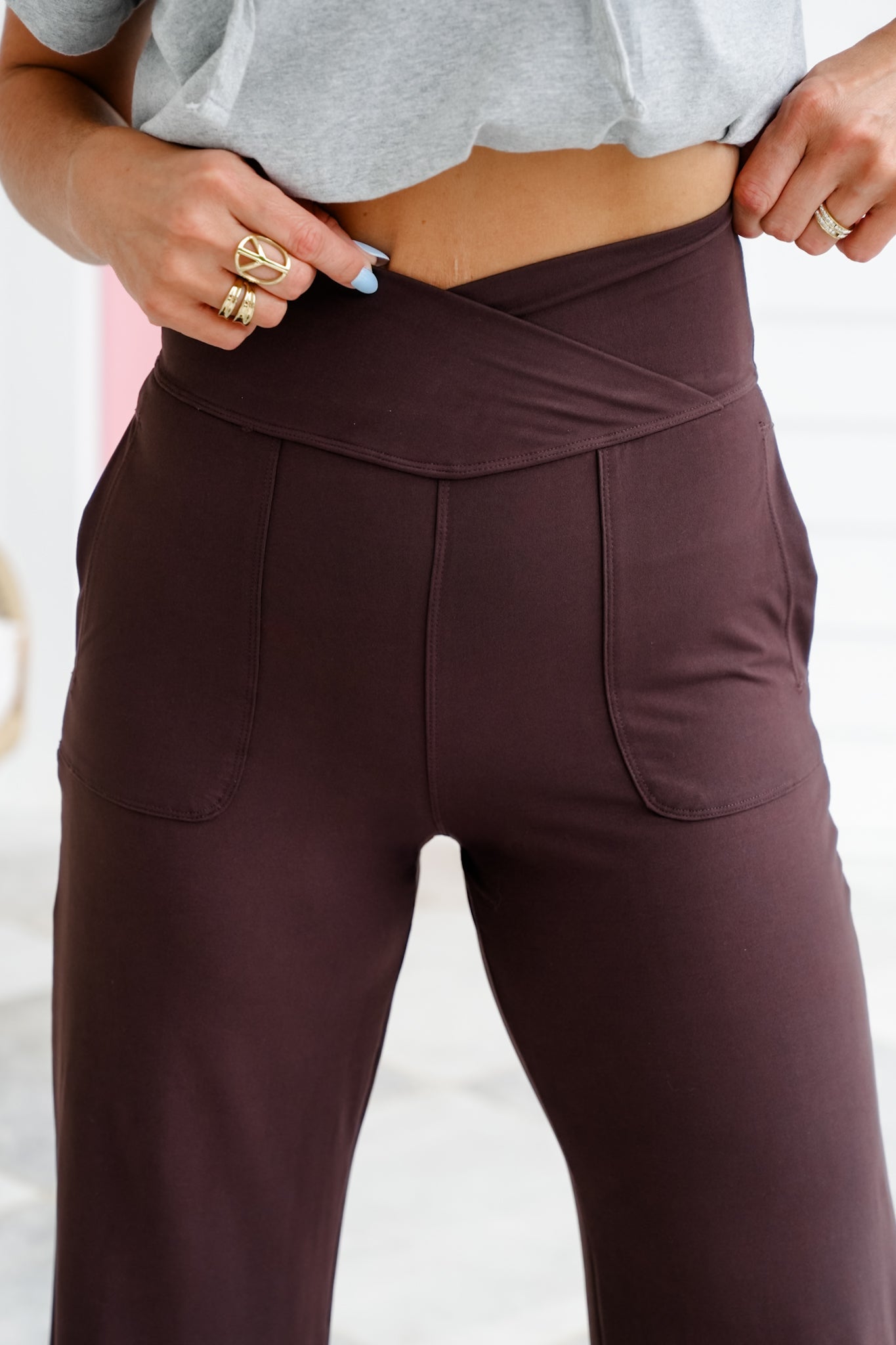 Plus/Reg Solid Elastic V Waist Wide Leg Pants