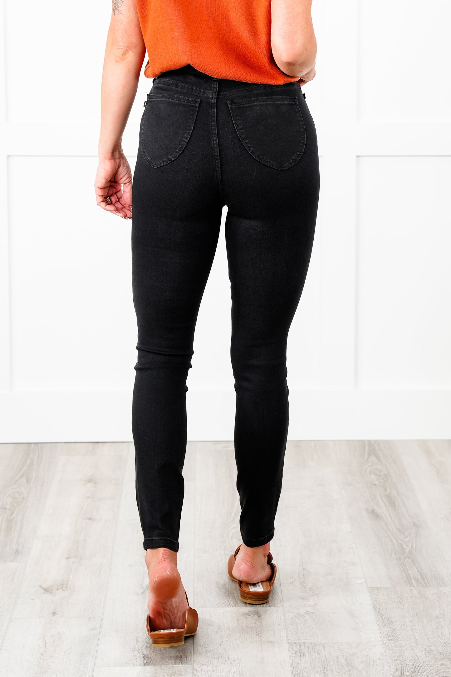 Judy Blue Back in Black Booty Lifting High Rise Black Pull On Shield Pocket Skinny Jeans