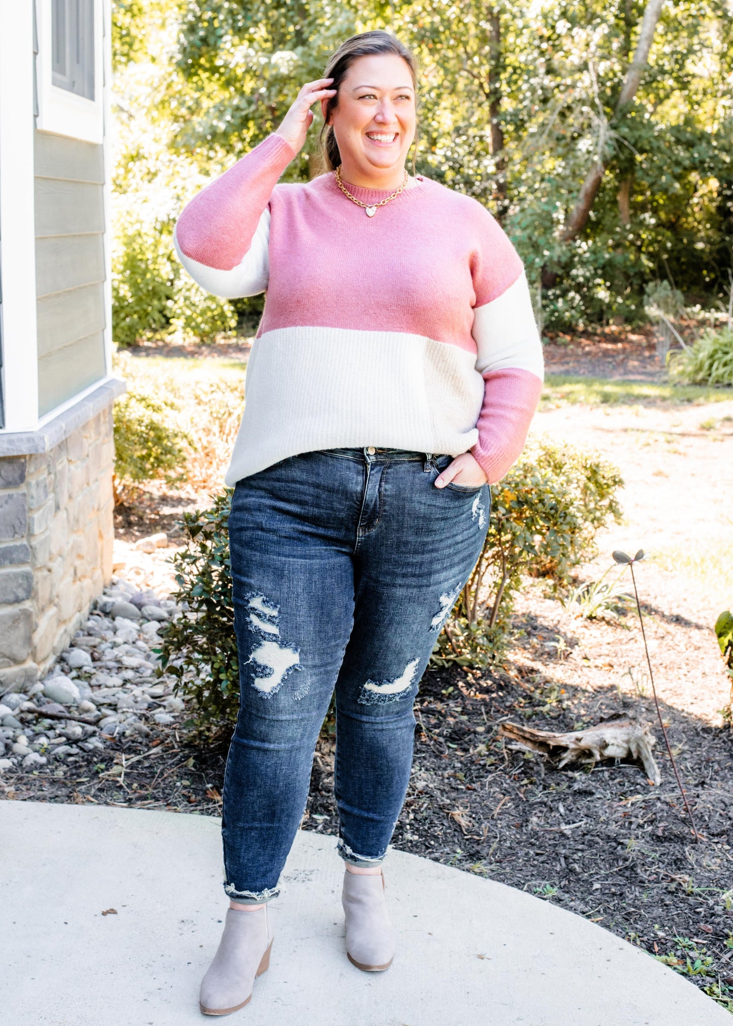 Judy Blue Dark Wash Distressed Relaxed Fit Jeans