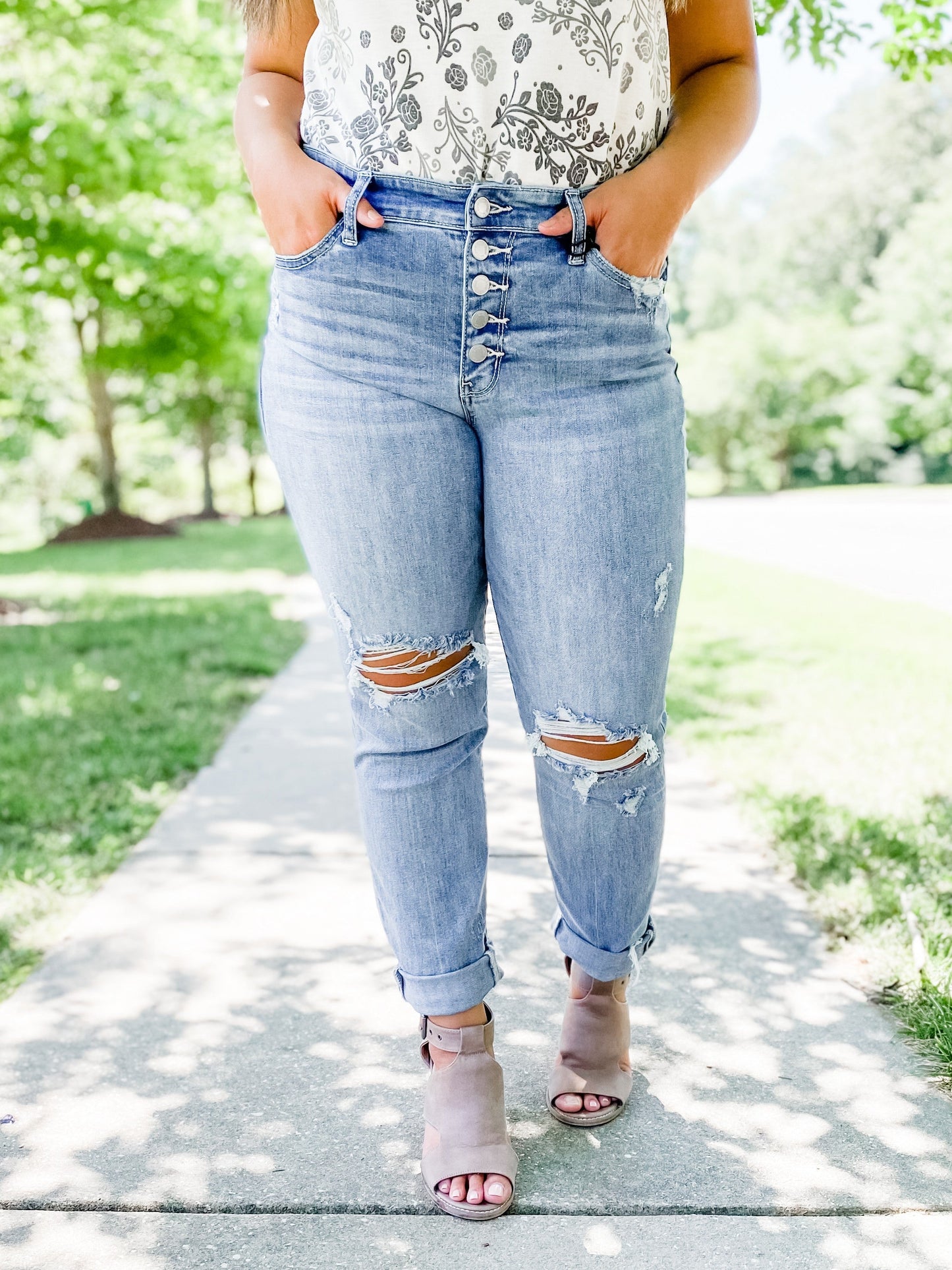 Judy Blue FIREFLY Button Fly Distressed Boyfriend Jeans