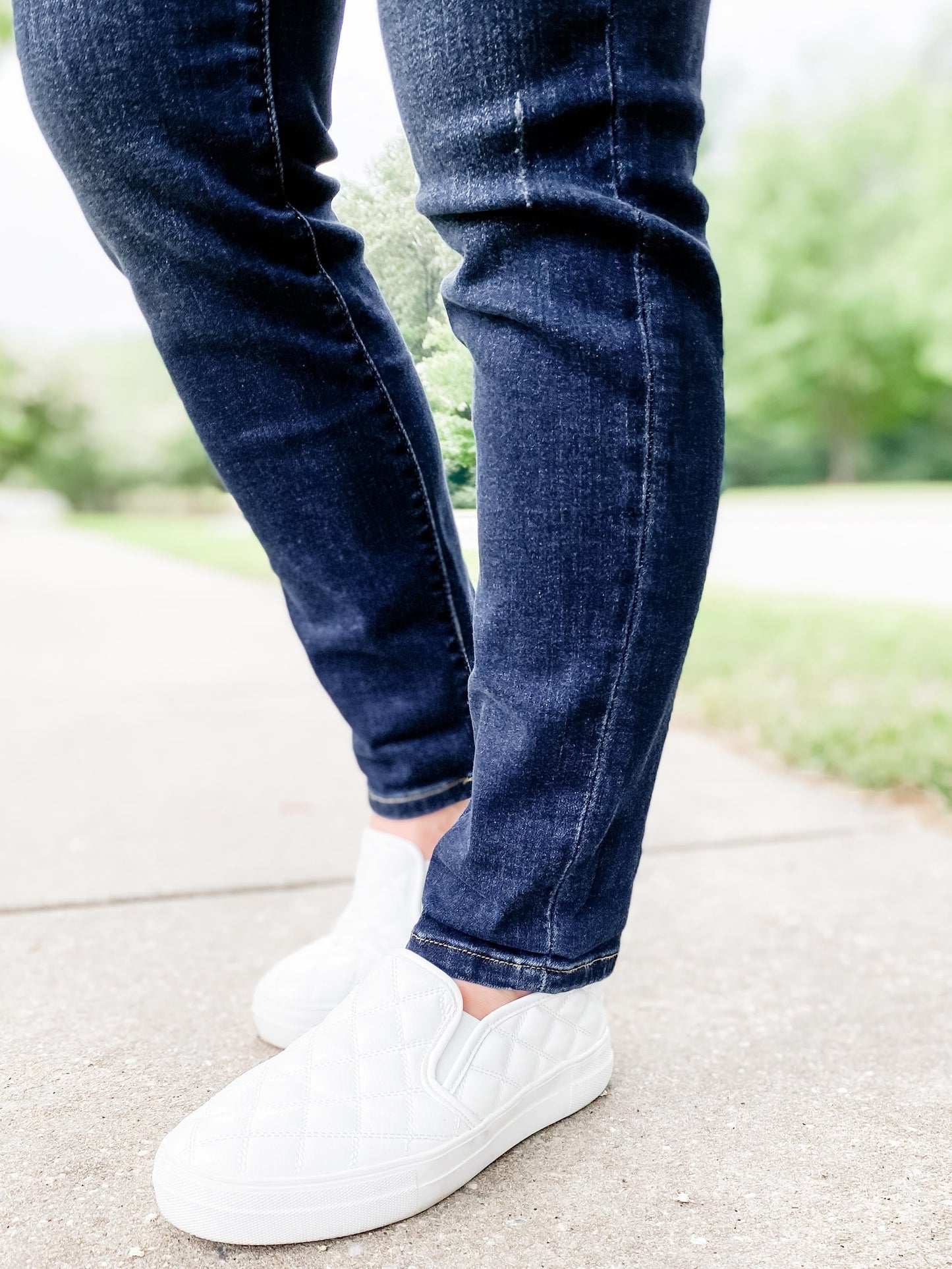 BEST SELLER!! Judy Blue Dark Tapered Slim Fit Jeans 2.0 NON-DISTRESSED