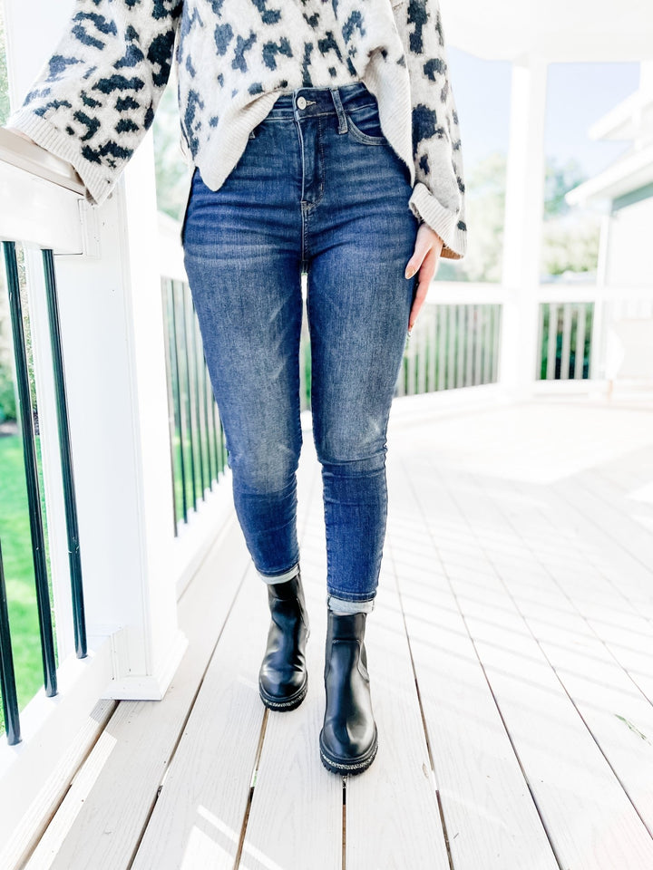 Judy Blue High Rise Tummy Control Skinny - Freckled Poppy