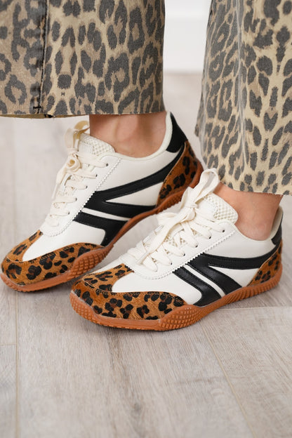 Contrast Design Athletic Sneakers