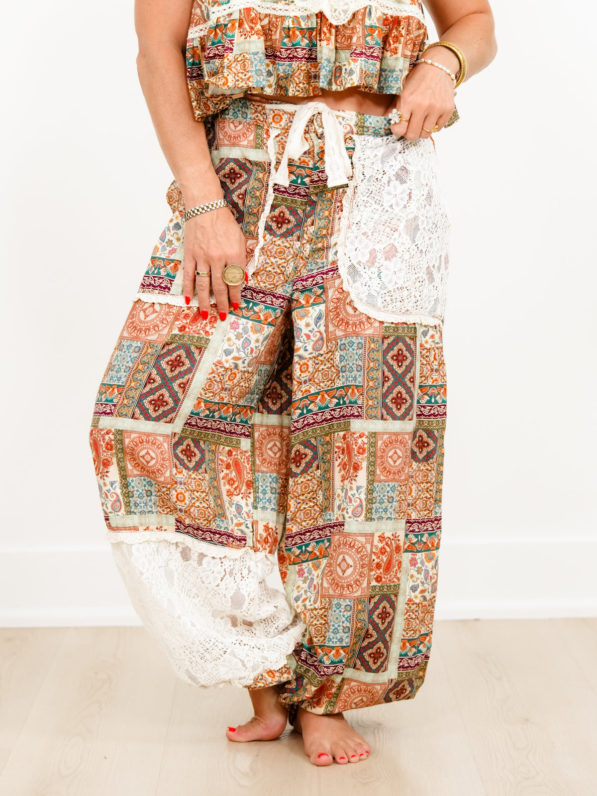 POL Paisley Print Elastic Waist Harem Pants