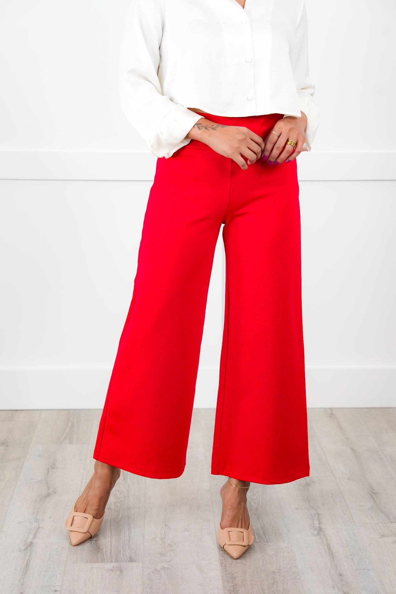 Door Buster! Plus/Reg Solid Double Knit Wide Leg Cropped Pull On Pants