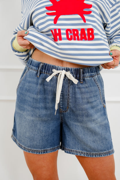 Judy Blue Medium Wash Featherweight Baggy Shorts