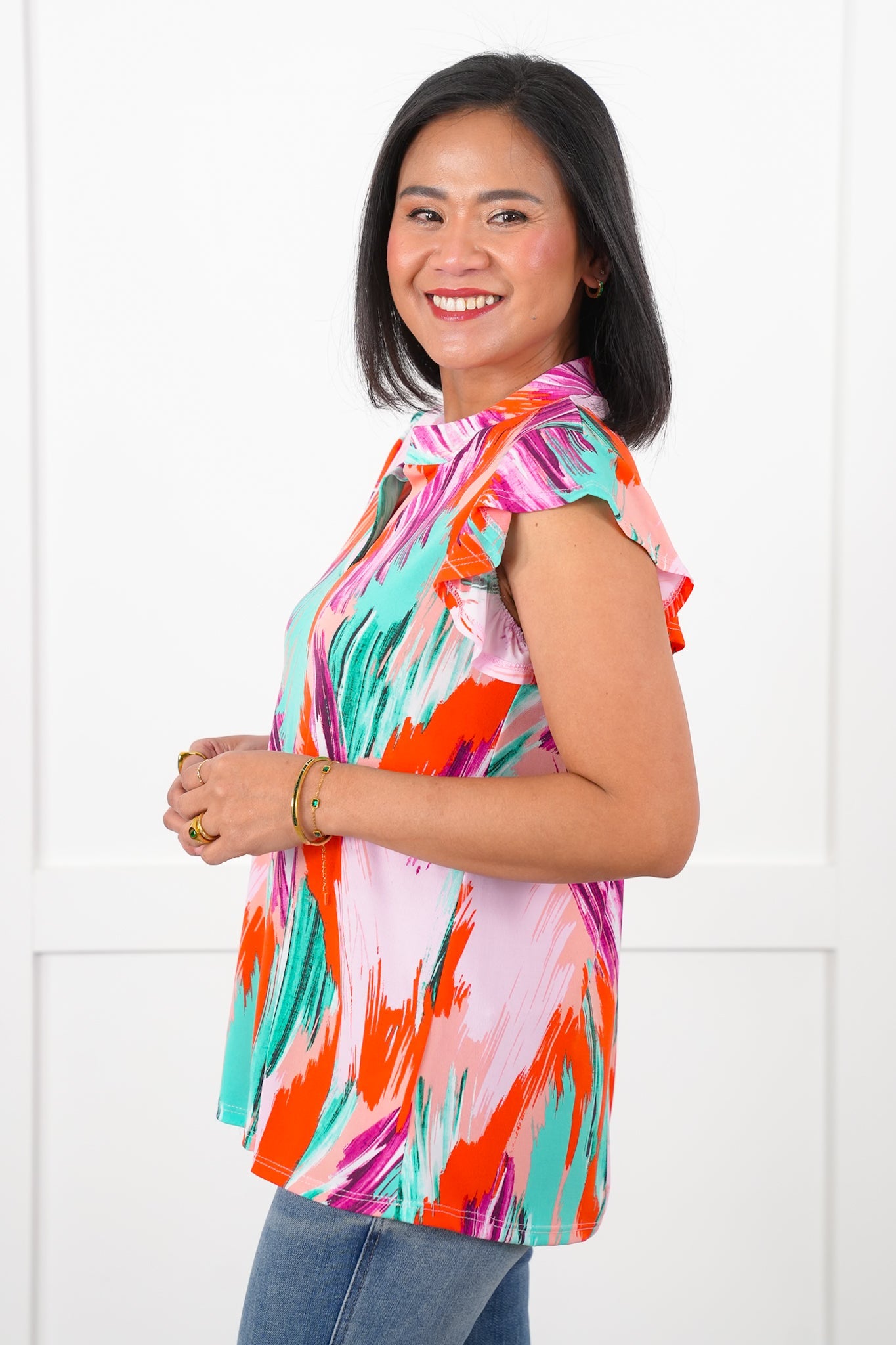 Plus/Reg Abstract Print Short Ruffle Sleeve Split Neck Top
