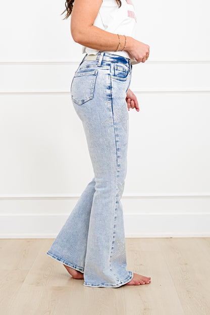 Saige Mid Rise Light Wash Tummy Control Star Flare Jeans