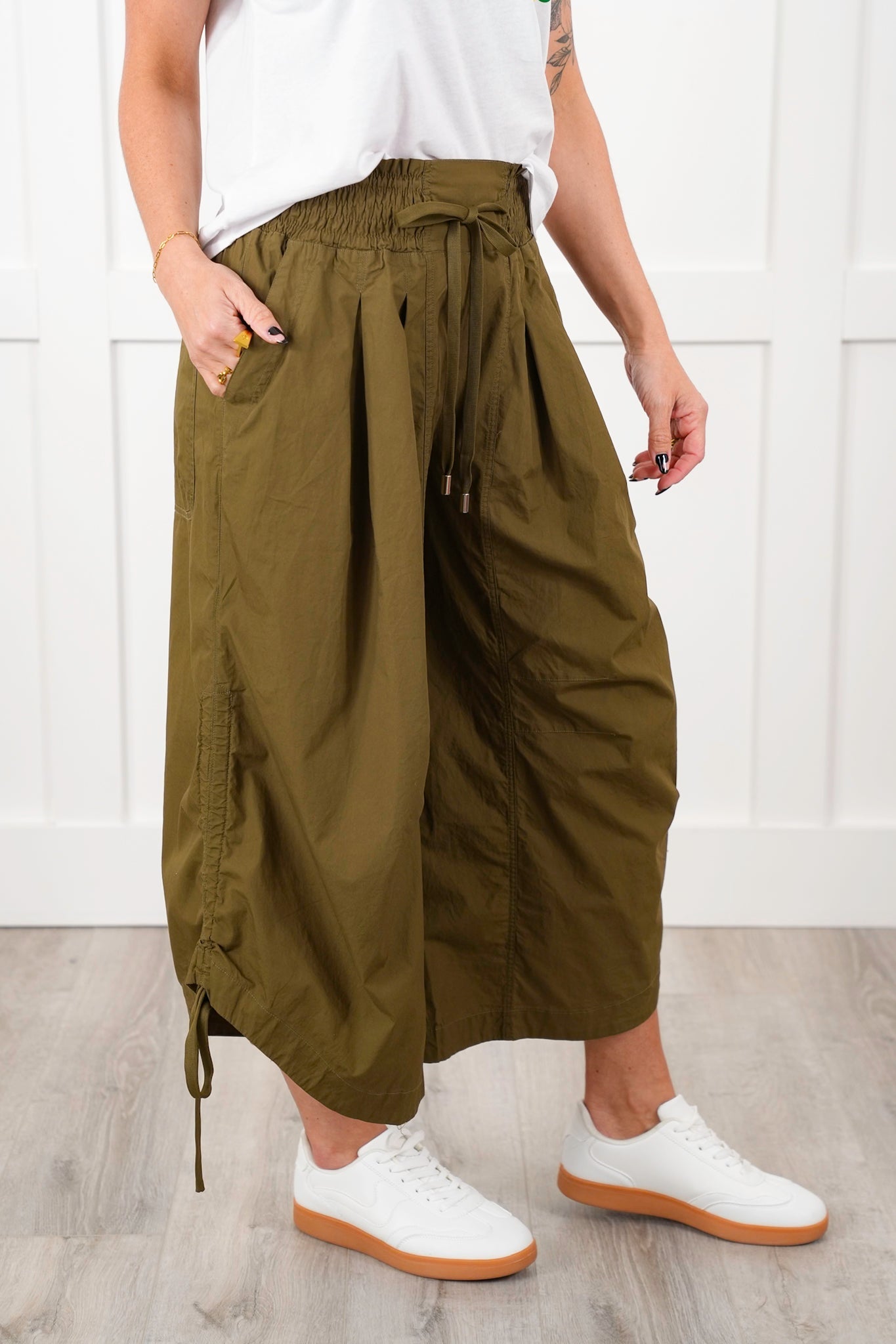 Plus/Reg Pleated Smocked Waist Wide Leg Pants
