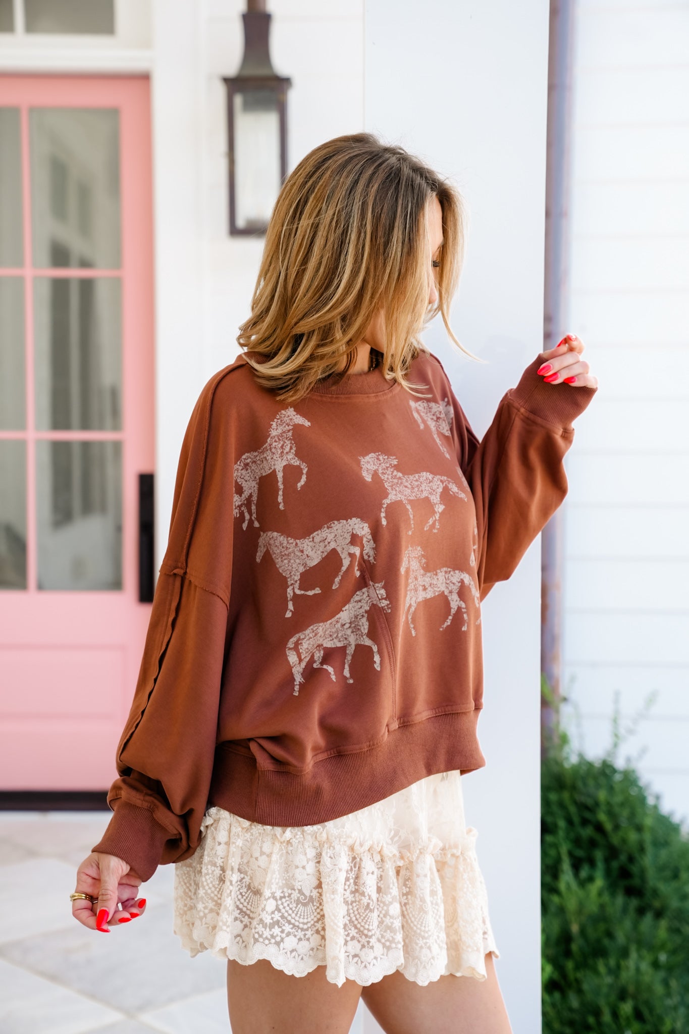 Long Sleeve Horse Graphic Pullover Sweatshirt