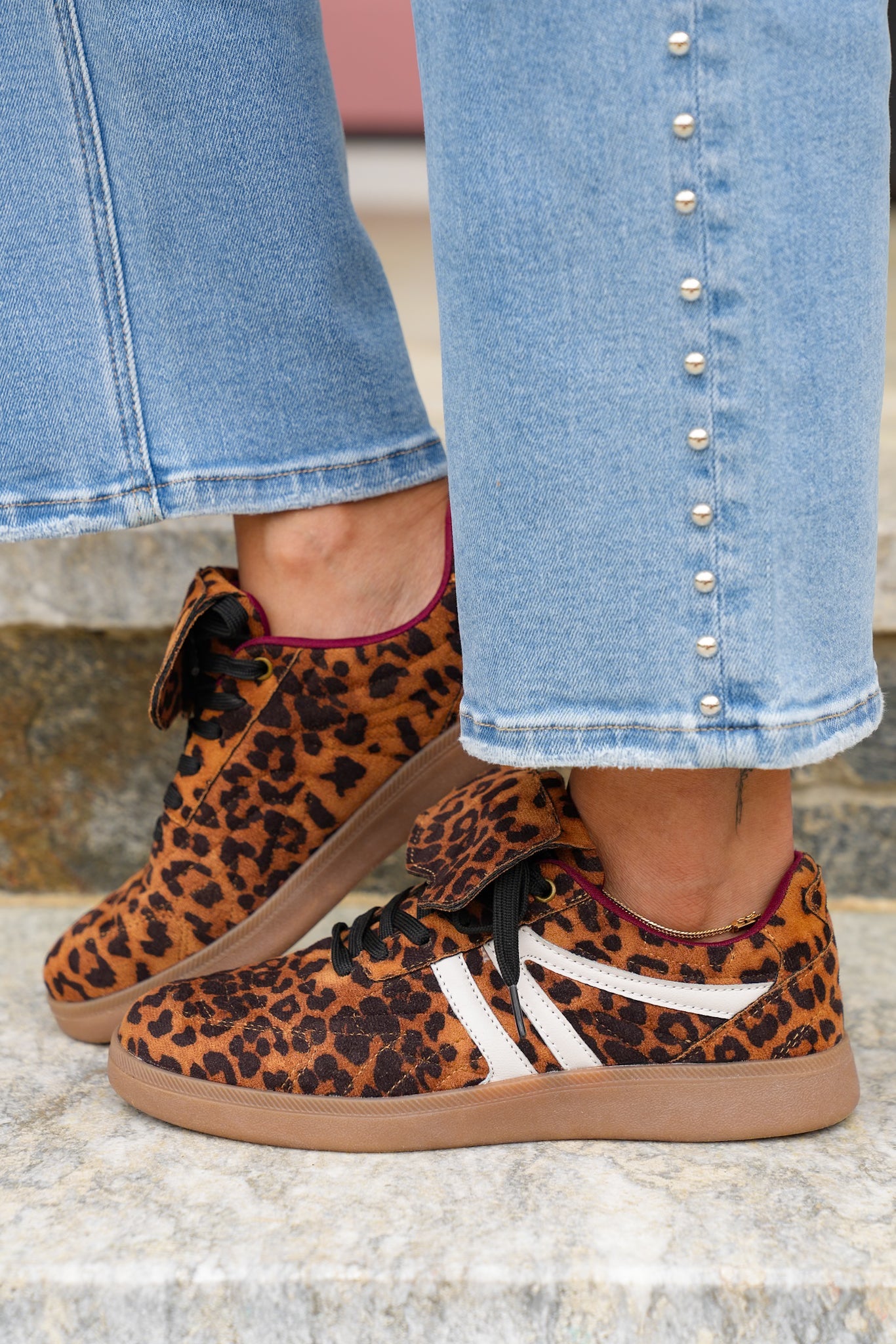 Folded Tongue Low Top Sneaker