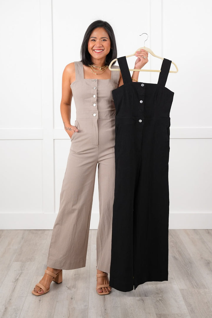 Plus/Reg Sleeveless Button Up Jumpsuit with Side Pockets