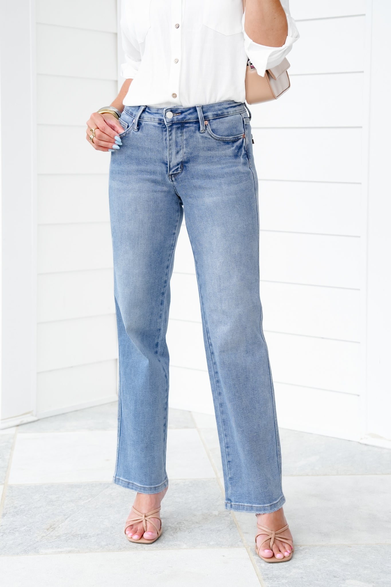 Judy Blue Mid Rise Medium Vintage Wash Tummy Control Straight Leg Jeans
