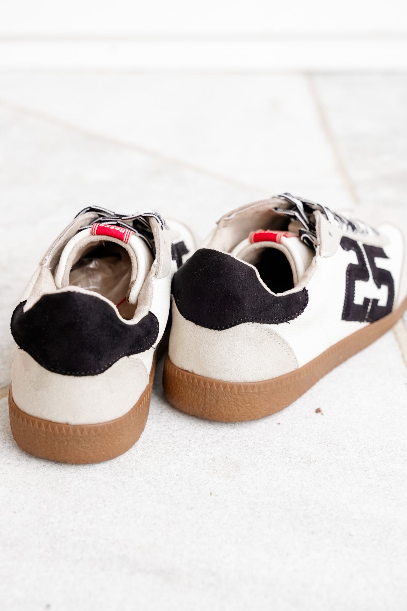 shu♡shu Shu Shop Vintage Style Suede Sneakers with Contrast 25 – Freckled