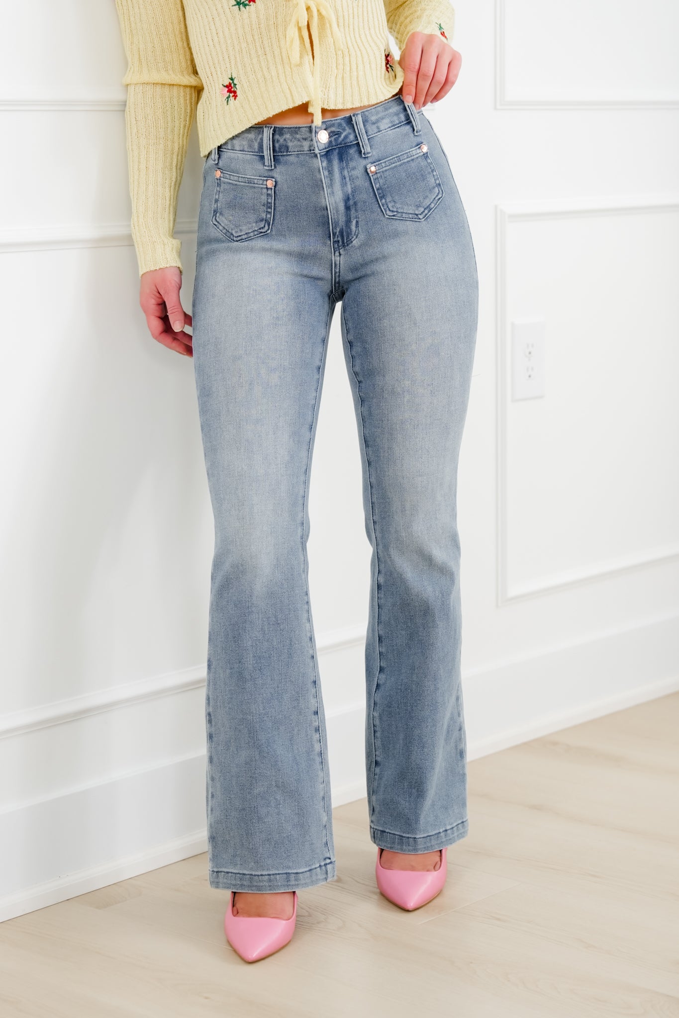 Judy Blue Sunday Stroll Mid Rise Medium Wash Bootcut Jeans with Front Patch Pockets