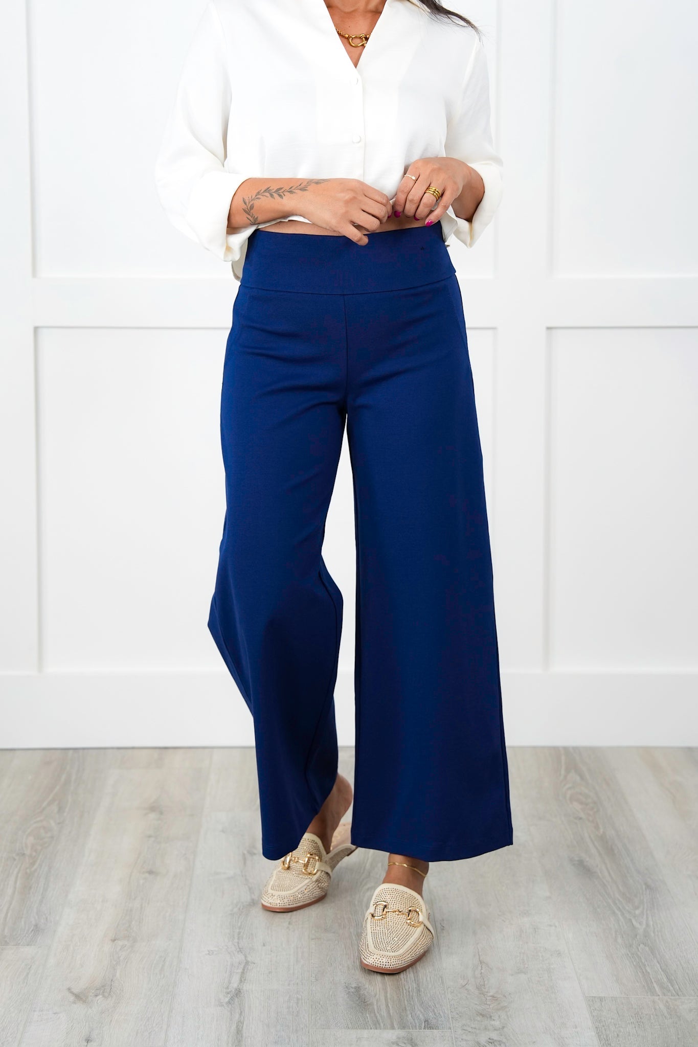 Door Buster! Plus/Reg Solid Double Knit Wide Leg Cropped Pull On Pants