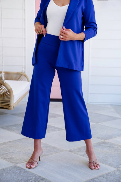 Door Buster! Plus/Reg Solid Knit Wide Leg Cropped Pull On Pants