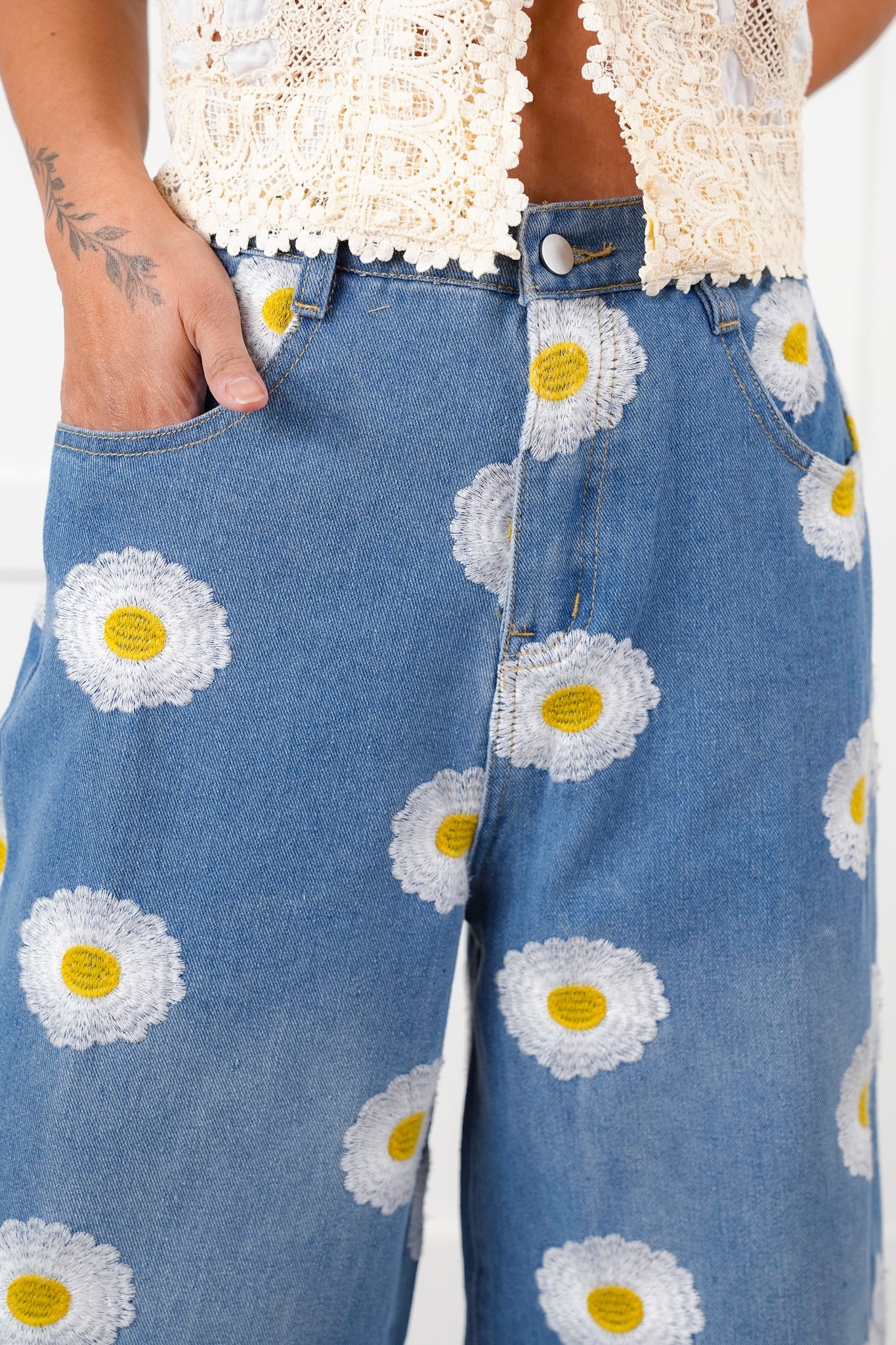 Restock! Plus/Reg Embroidered Daisy Wide Leg Denim Jeans