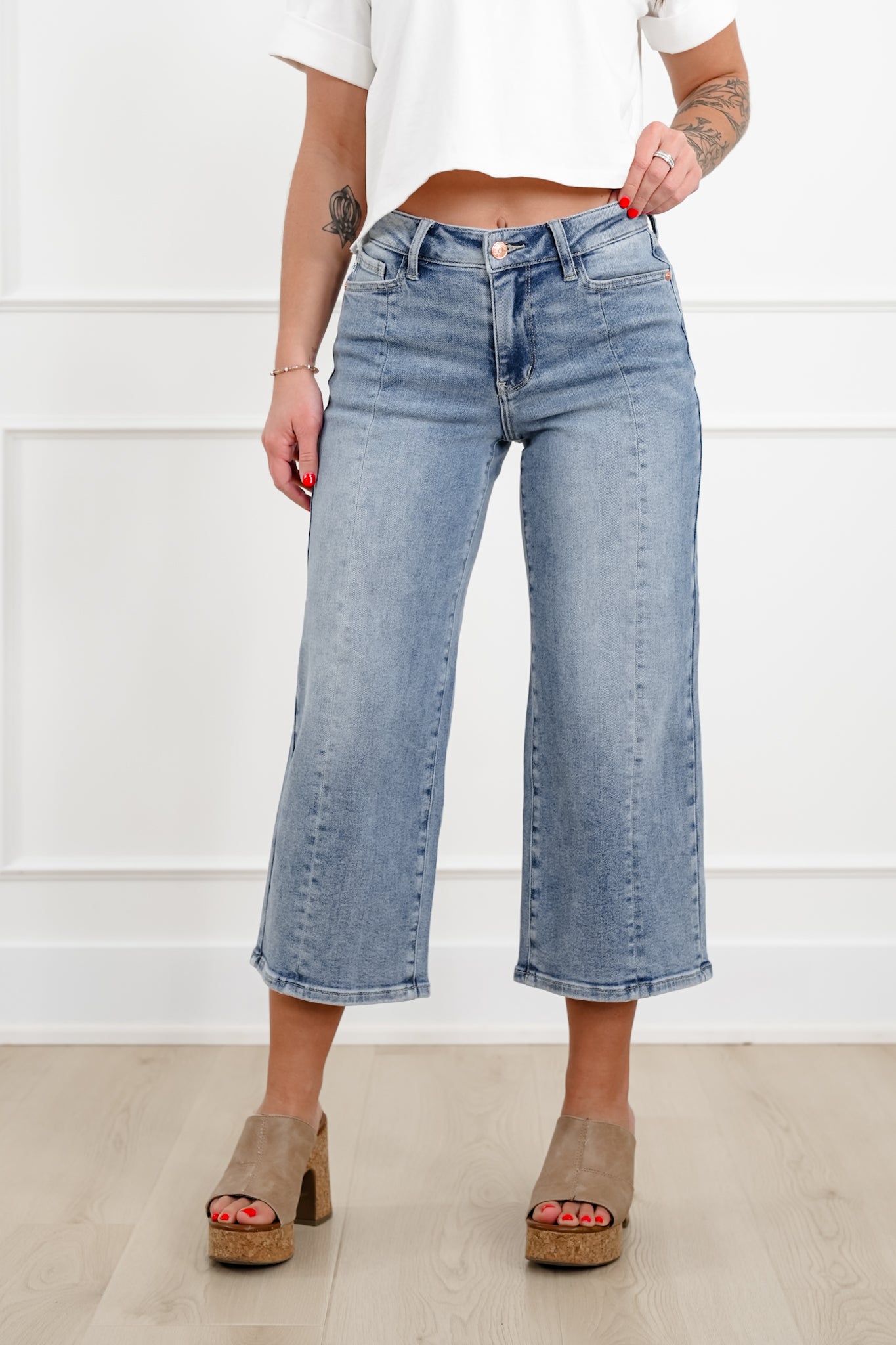 Judy Blue The Carolina Mid Rise Light Wash Crop Wide Leg Jeans with Center Seam