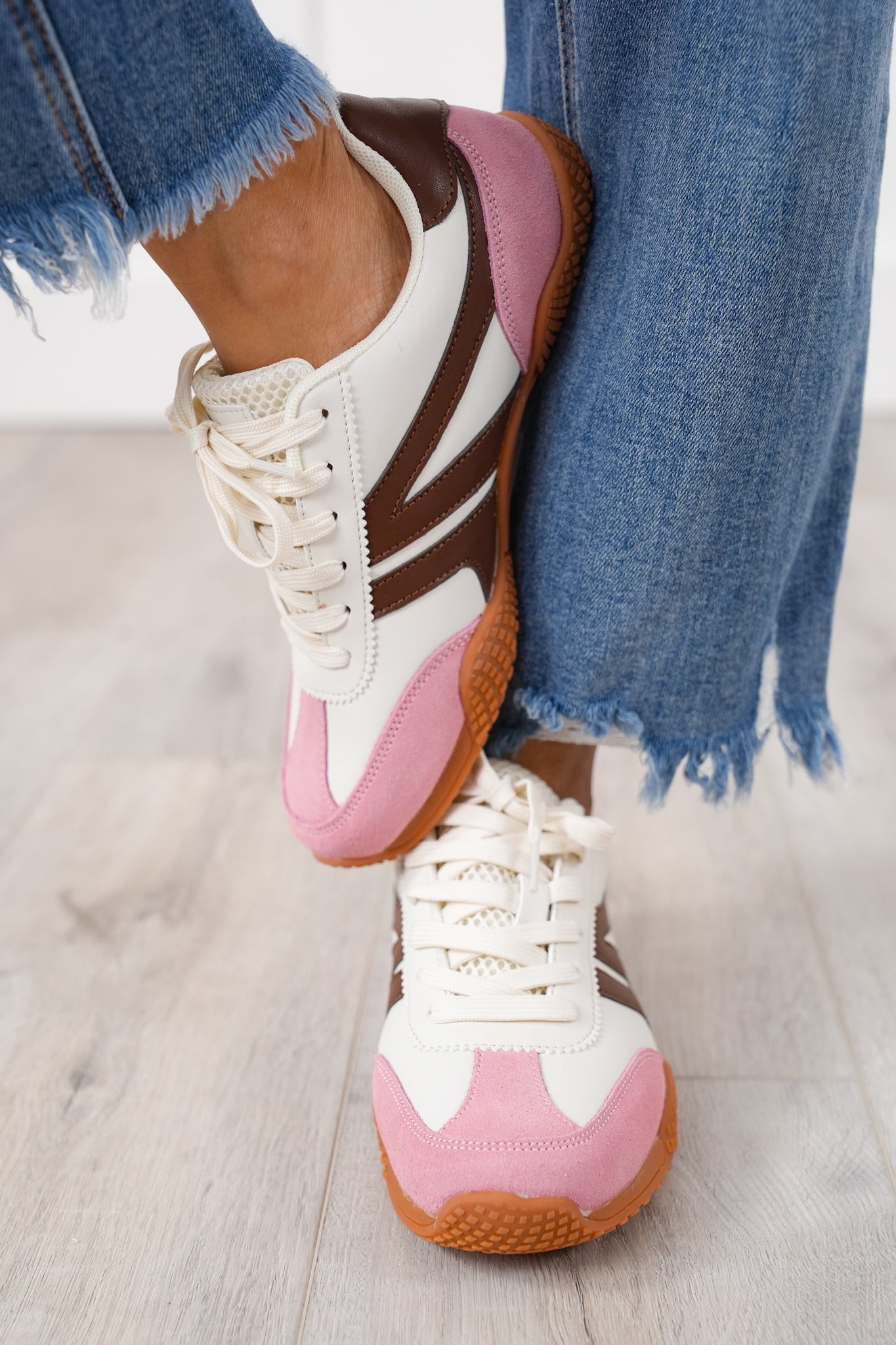 Contrast Design Athletic Sneakers