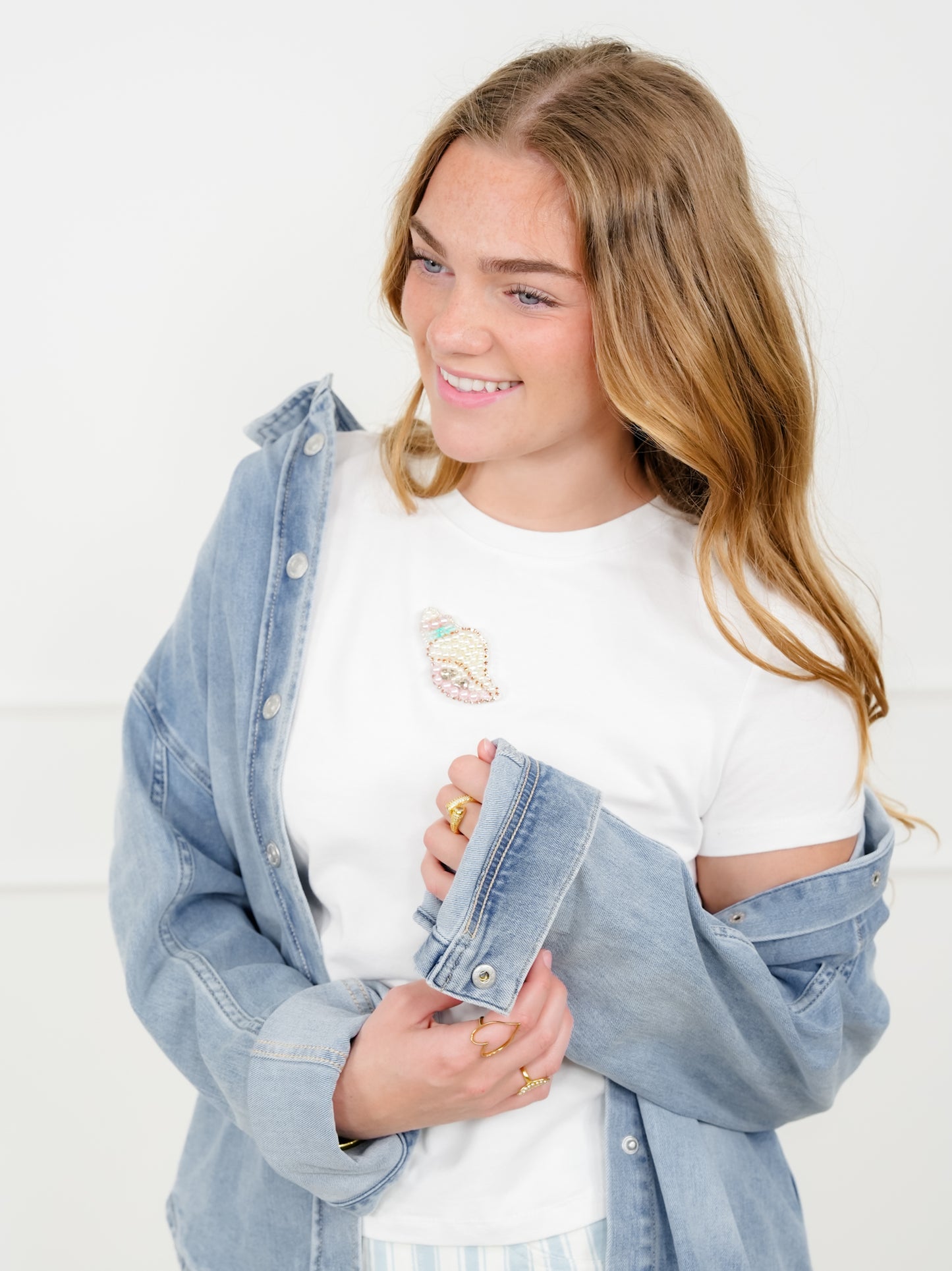 White Short Sleeve Top with Beaded Seashell