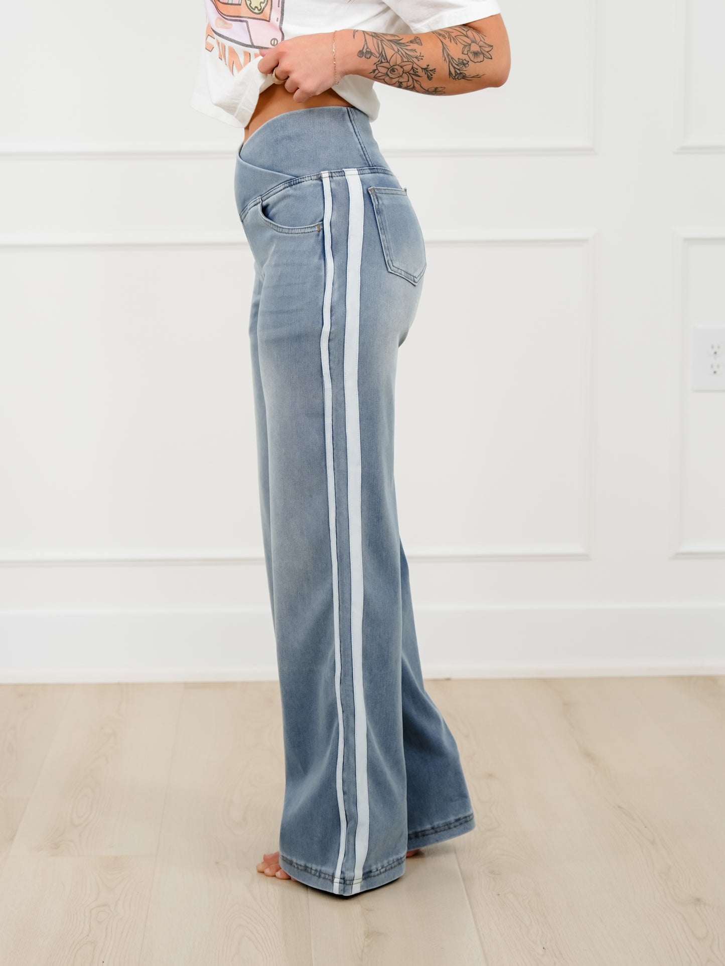 Light Wash Crossover Waist Wide Leg Jeans with Side Stripe