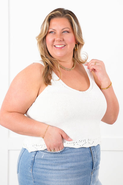 Plus/Reg Off White Sleeveless V Neck Knit Top