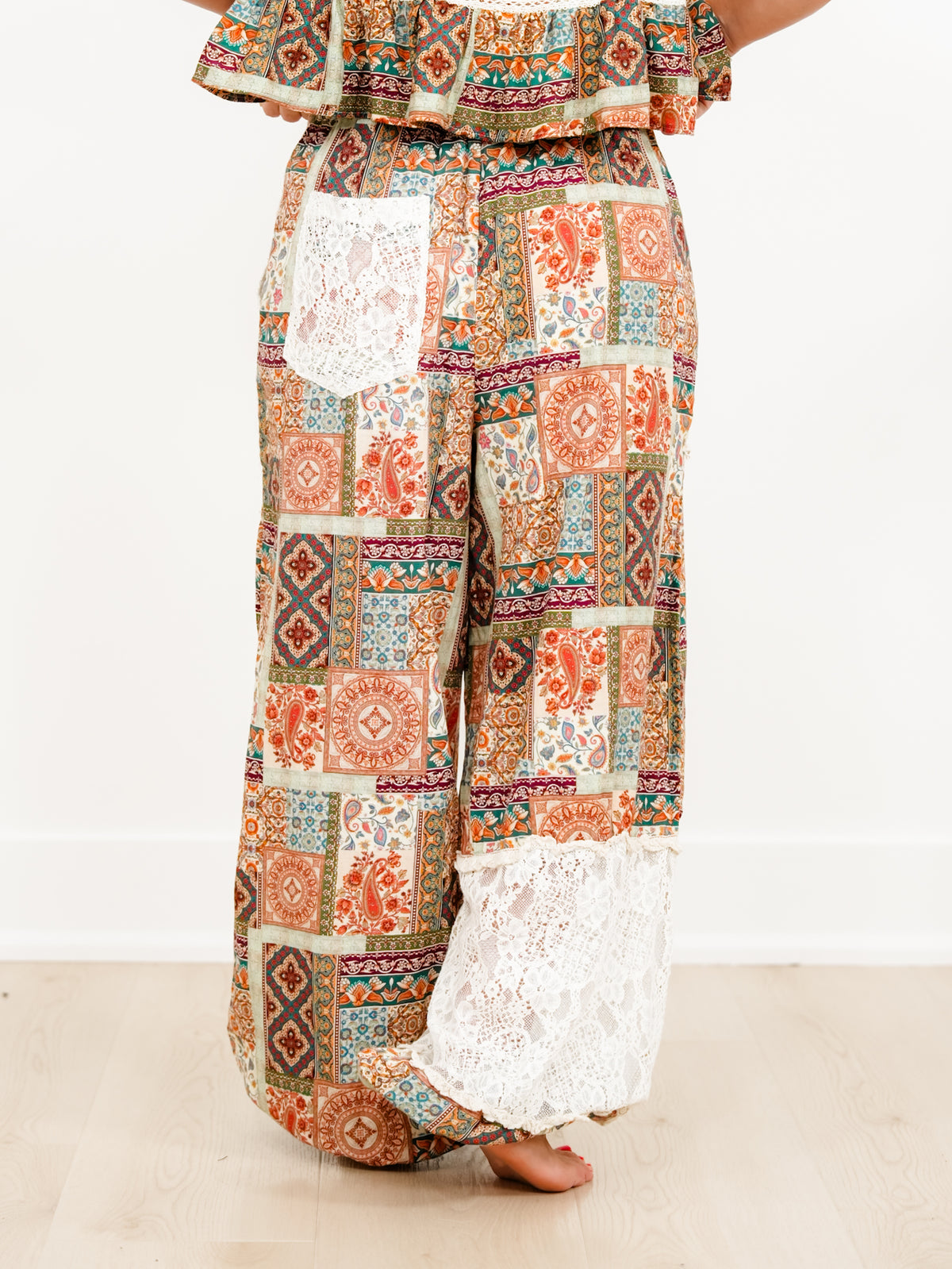 POL Paisley Print Elastic Waist Harem Pants