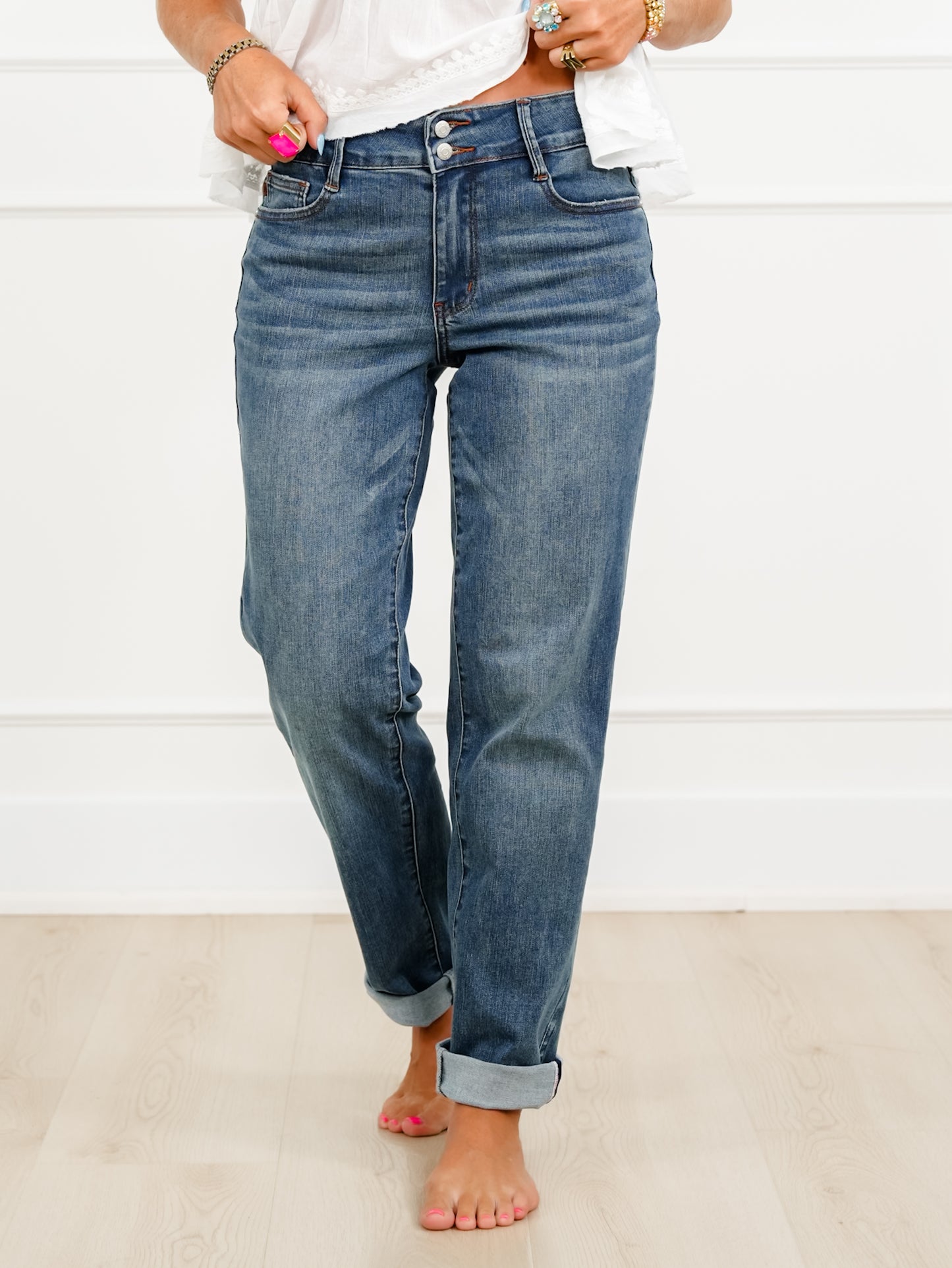 Judy Blue Summer Breeze  Mid Rise Medium Wash Cool Denim Boyfriend Jeans