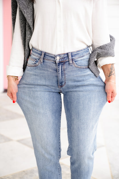 Judy Blue Mid Rise Medium Wash Boyfriend Jeans