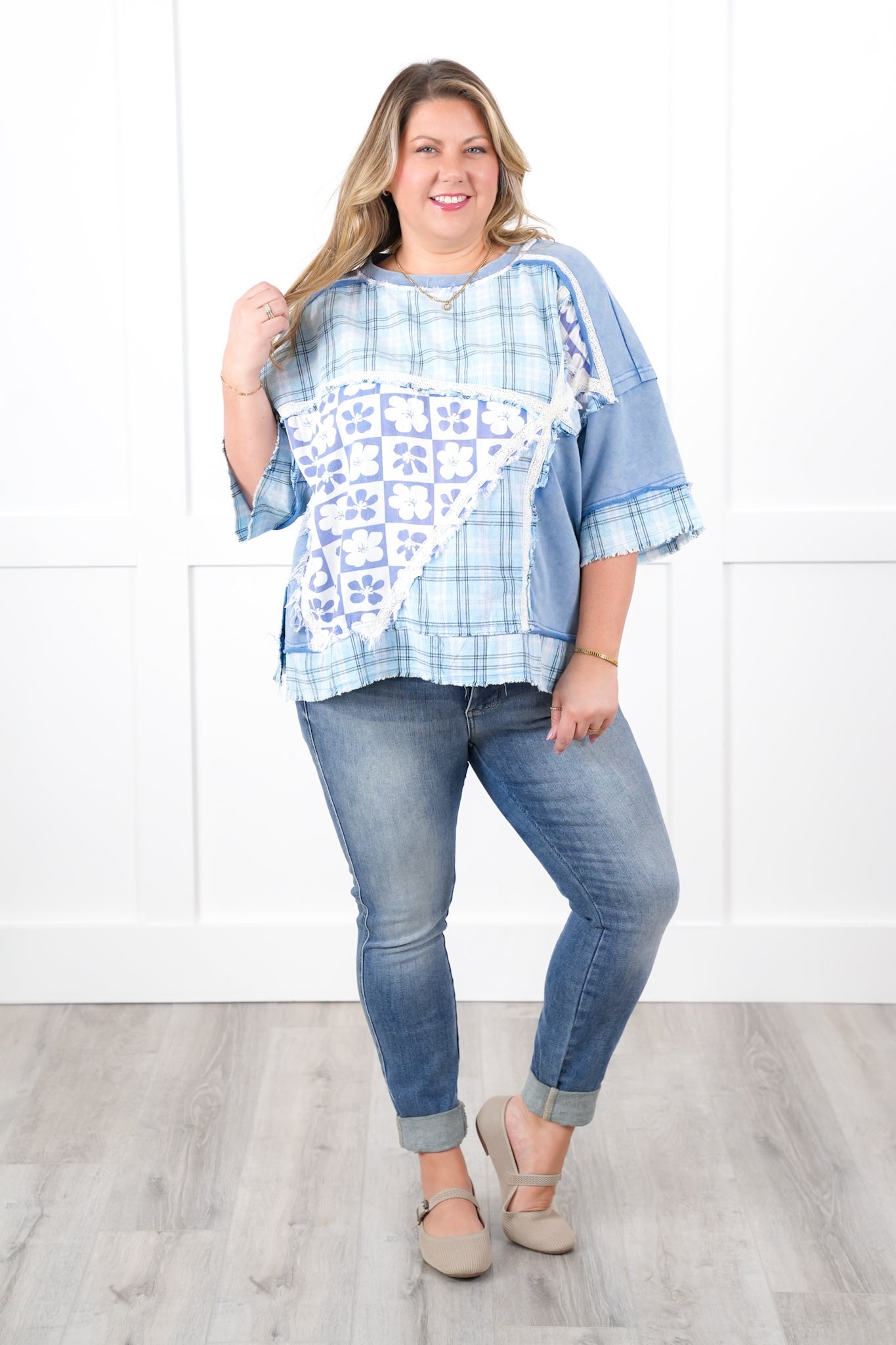 Mixed Print Short Sleeve Top with Lace Trim Detail