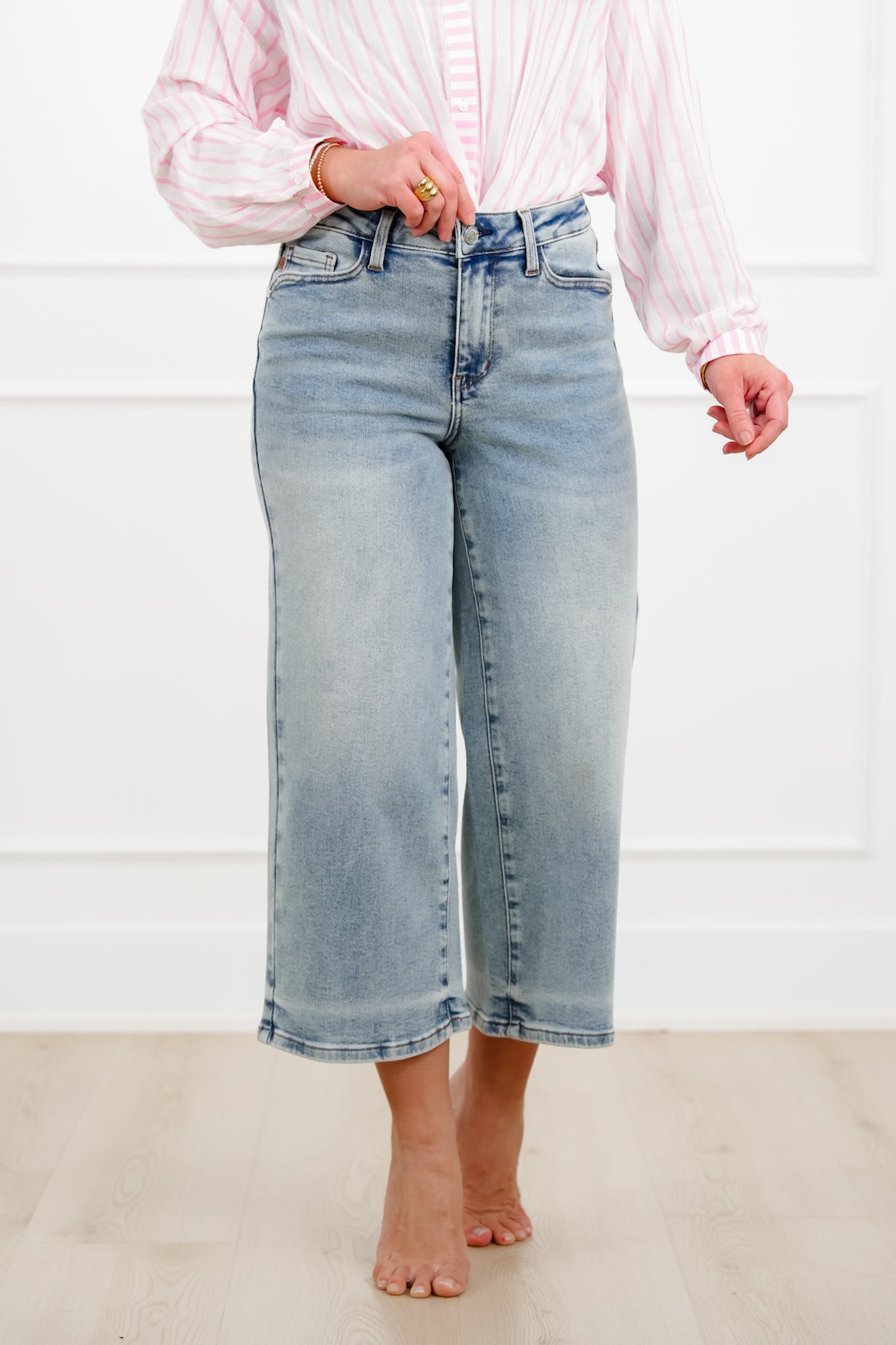 Judy Blue Mid Rise Medium Wash Cropped Wide Leg Jeans – Freckled Poppy