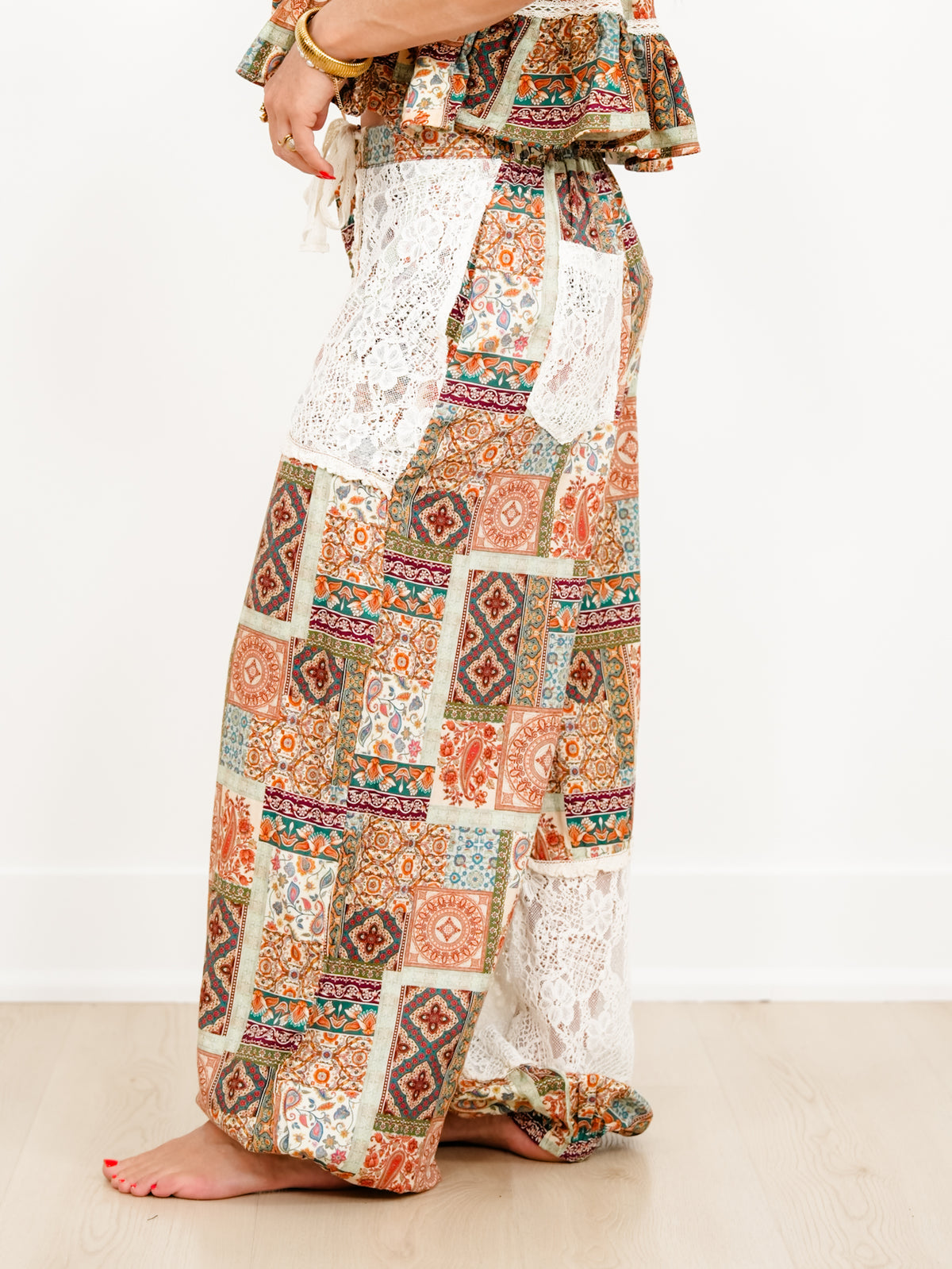 POL Paisley Print Elastic Waist Harem Pants