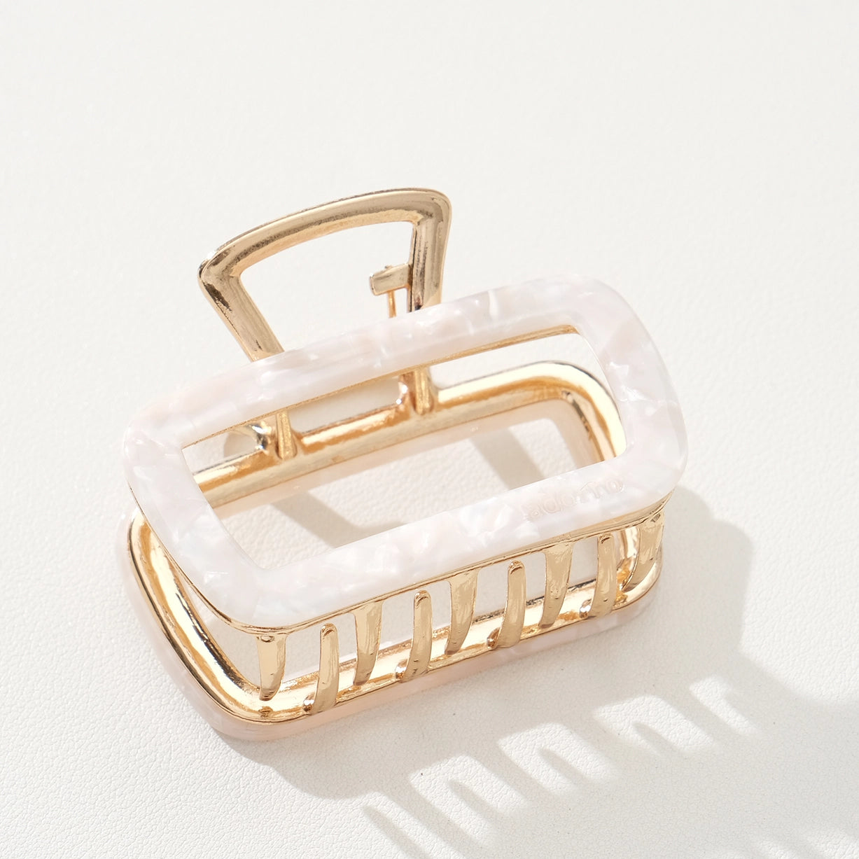 Harlow Hollow Rectangle Metal Claw Clip