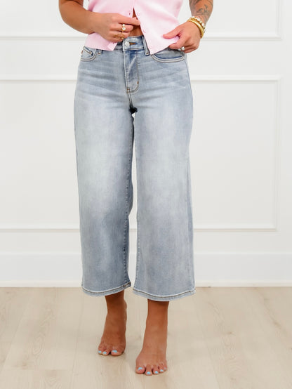 Judy Blue Mid Rise Light Wash Cropped Wide Leg Jeans