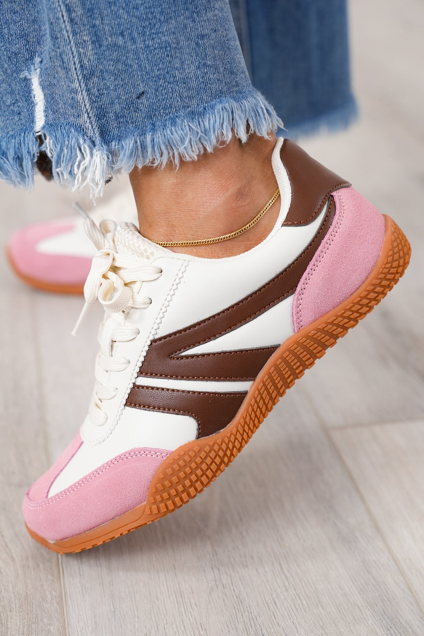 Contrast Design Athletic Sneakers