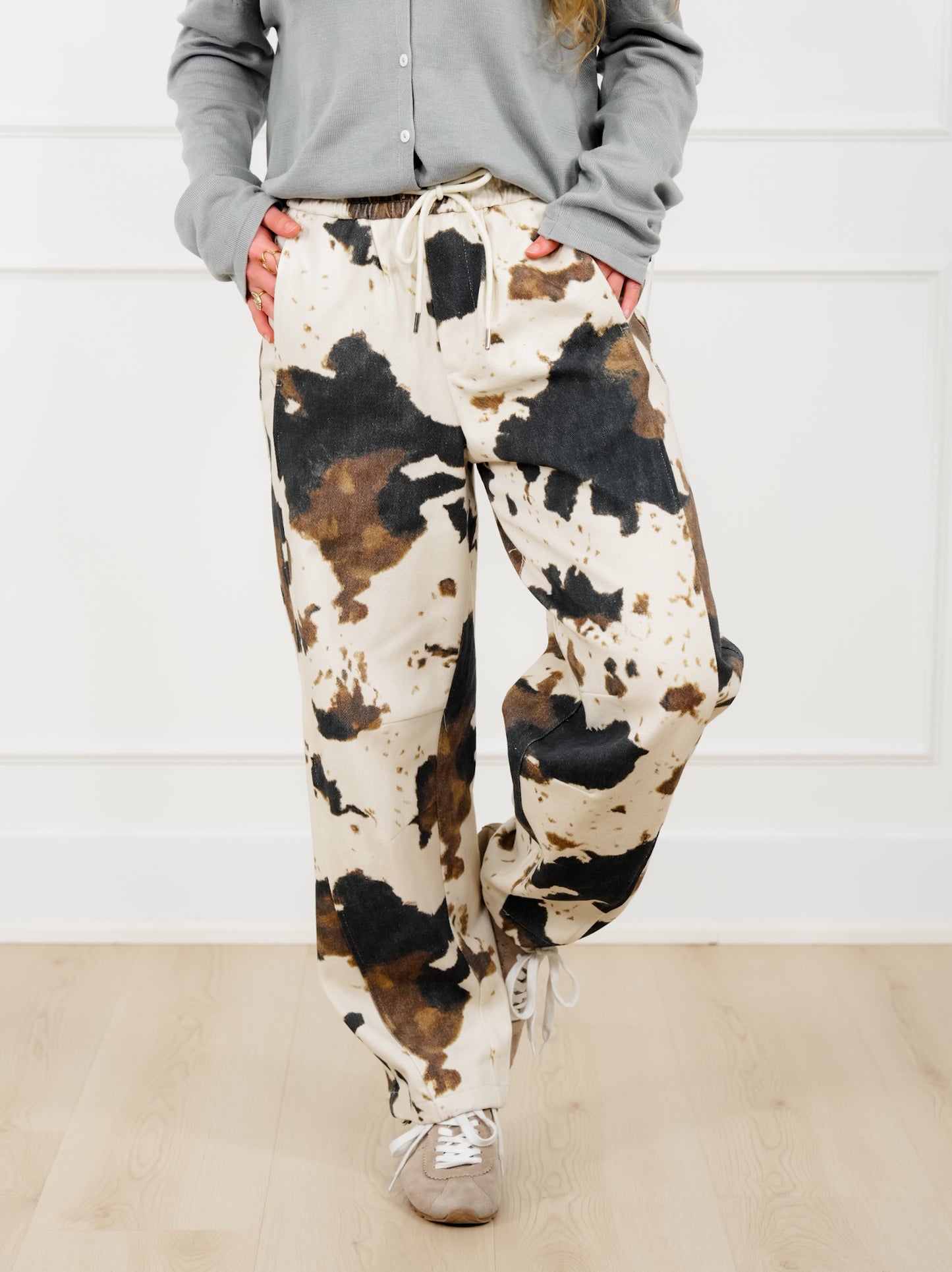 Plus/Reg Cow Print Elastic Waist Barrel Pants