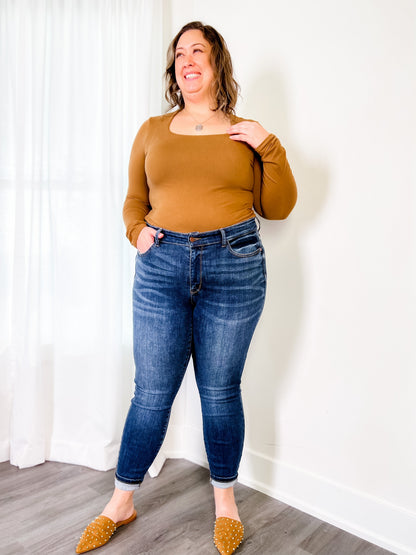 Judy Blue  8 Days A Week  Medium Wash Mid Rise Skinny jeans with Handsanding