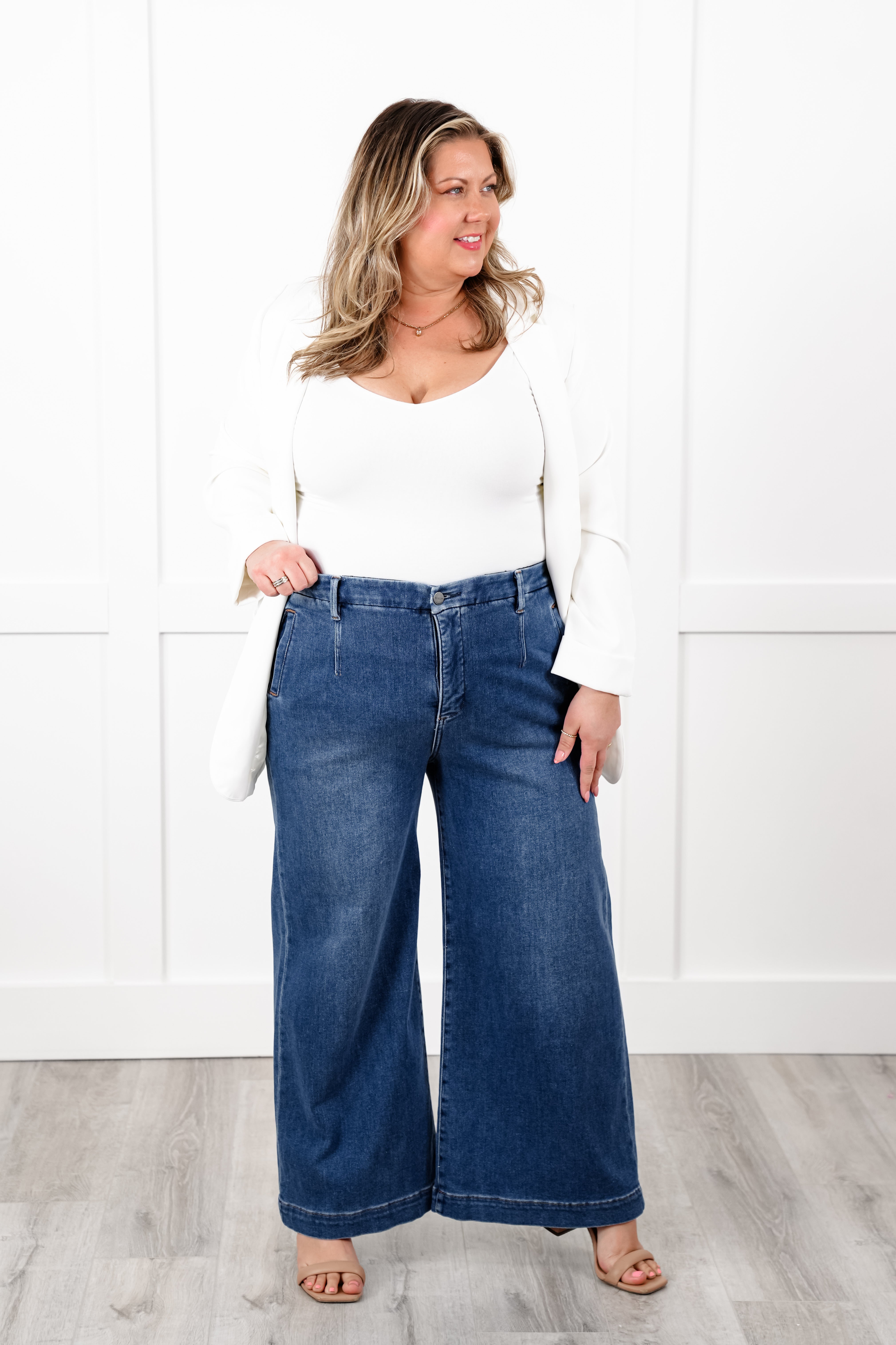 【The Upside】 Peached Power high-rise croppedレギンス PEACHED 28IN HIGH RISE PANT in BLACK | The UPSIDE