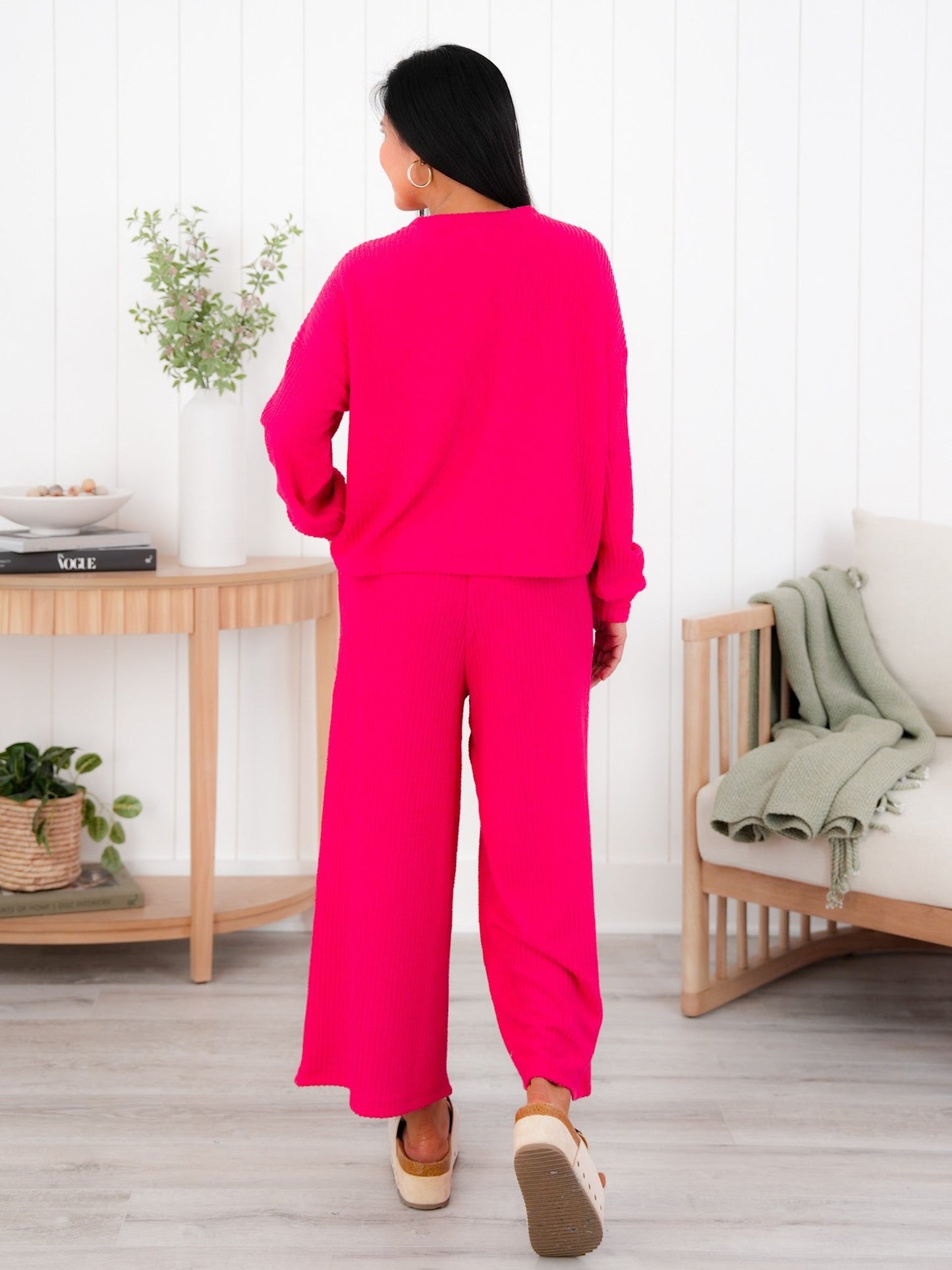 Plus/Reg Elastic Waist Wide Leg Cropped Pants With Sequin Star Patch Detail (Multiple Colors)