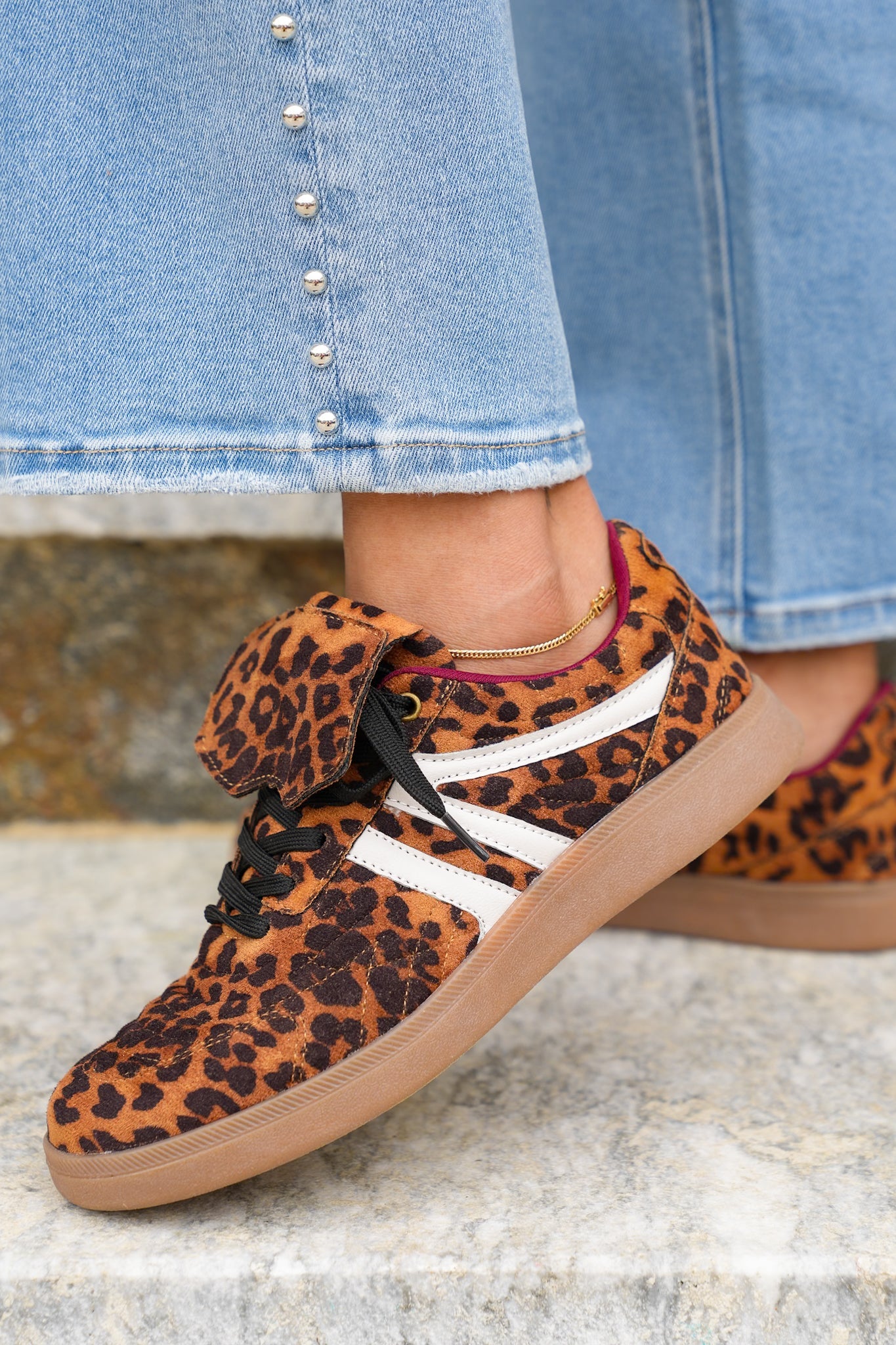 Folded Tongue Low Top Sneaker