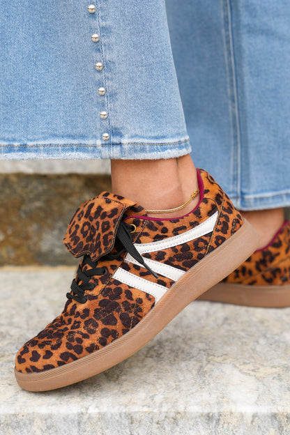Folded Tongue Low Top Sneaker