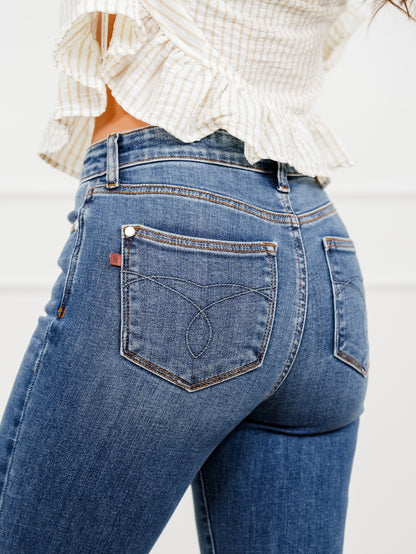 Judy Blue Mid Rise Medium Wash Capri Jeans