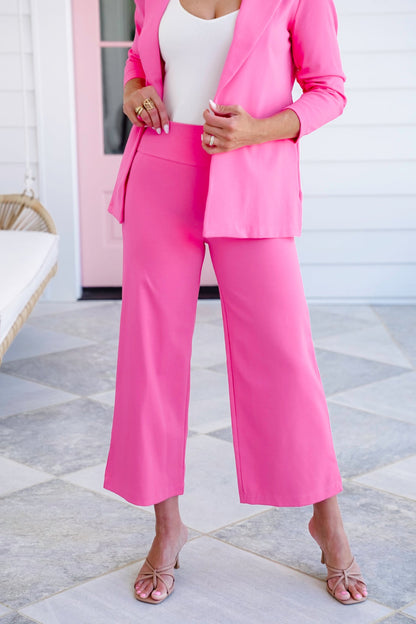 Door Buster! Plus/Reg Solid Knit Wide Leg Cropped Pull On Pants