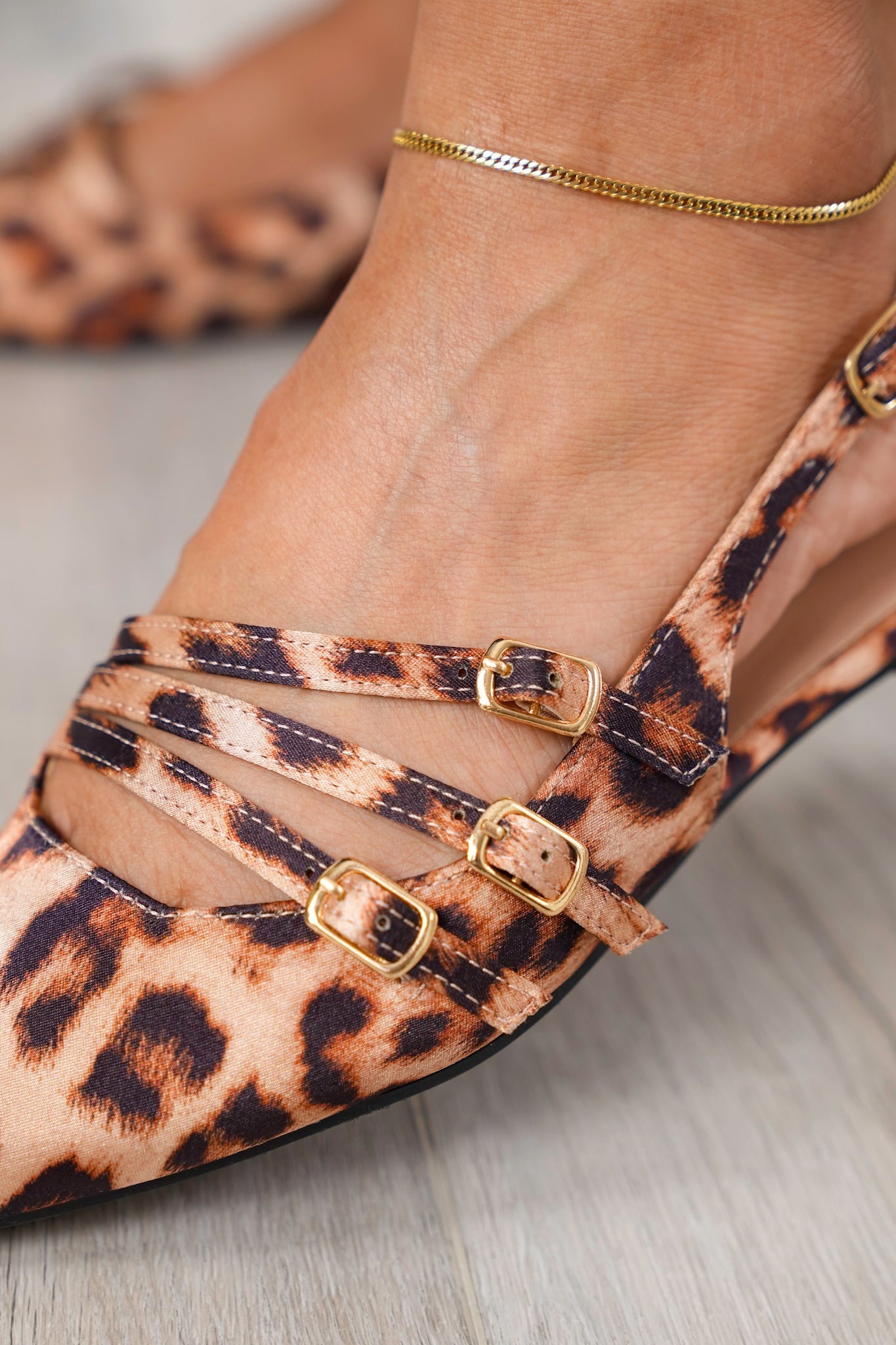 Slingback Pointy toe Flats with Buckle Straps